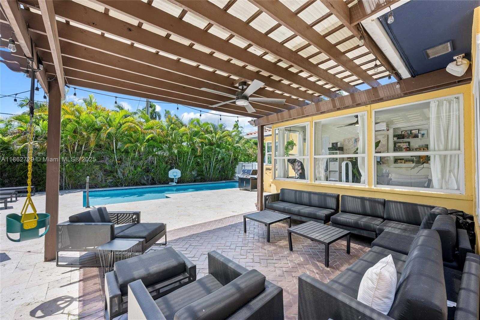 Small Image of 1426 TYLER ST, Hollywood Number 37