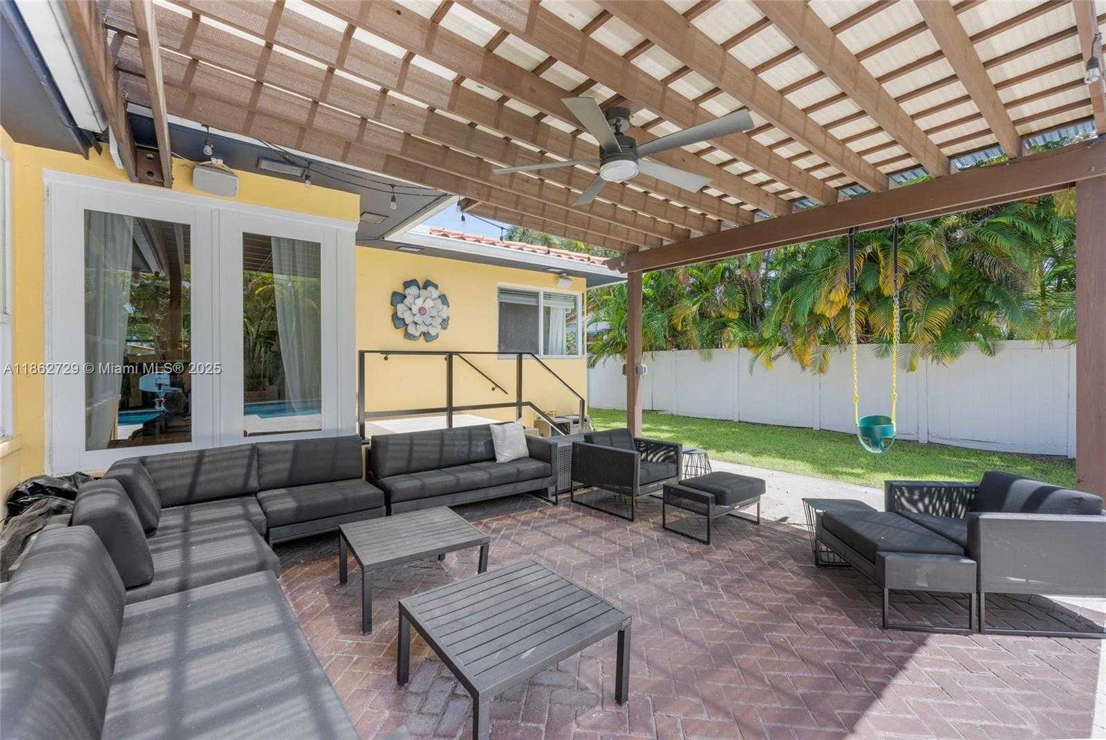 Small Image of 1426 TYLER ST, Hollywood Number 38