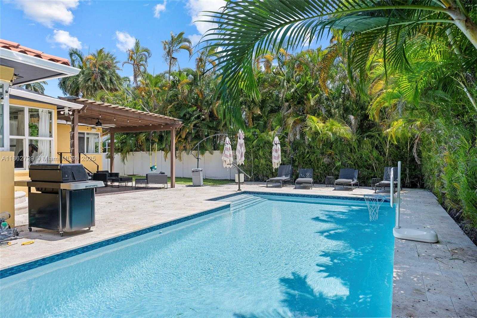 Small Image of 1426 TYLER ST, Hollywood Number 43