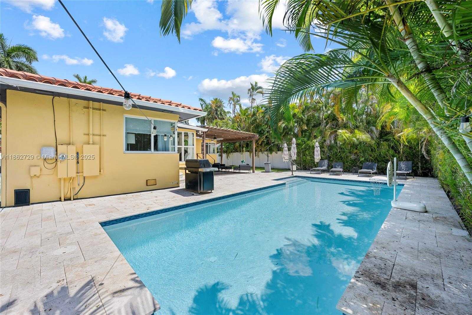 Small Image of 1426 TYLER ST, Hollywood Number 44