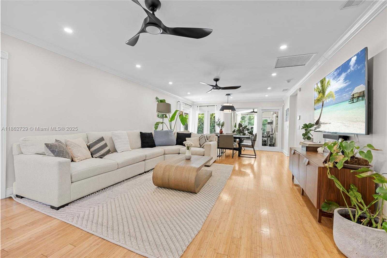 Small Image of 1426 TYLER ST, Hollywood Number 5