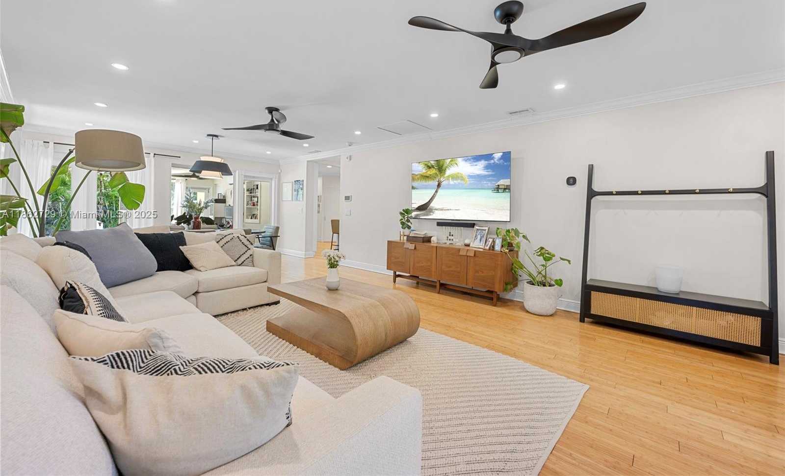 Small Image of 1426 TYLER ST, Hollywood Number 6