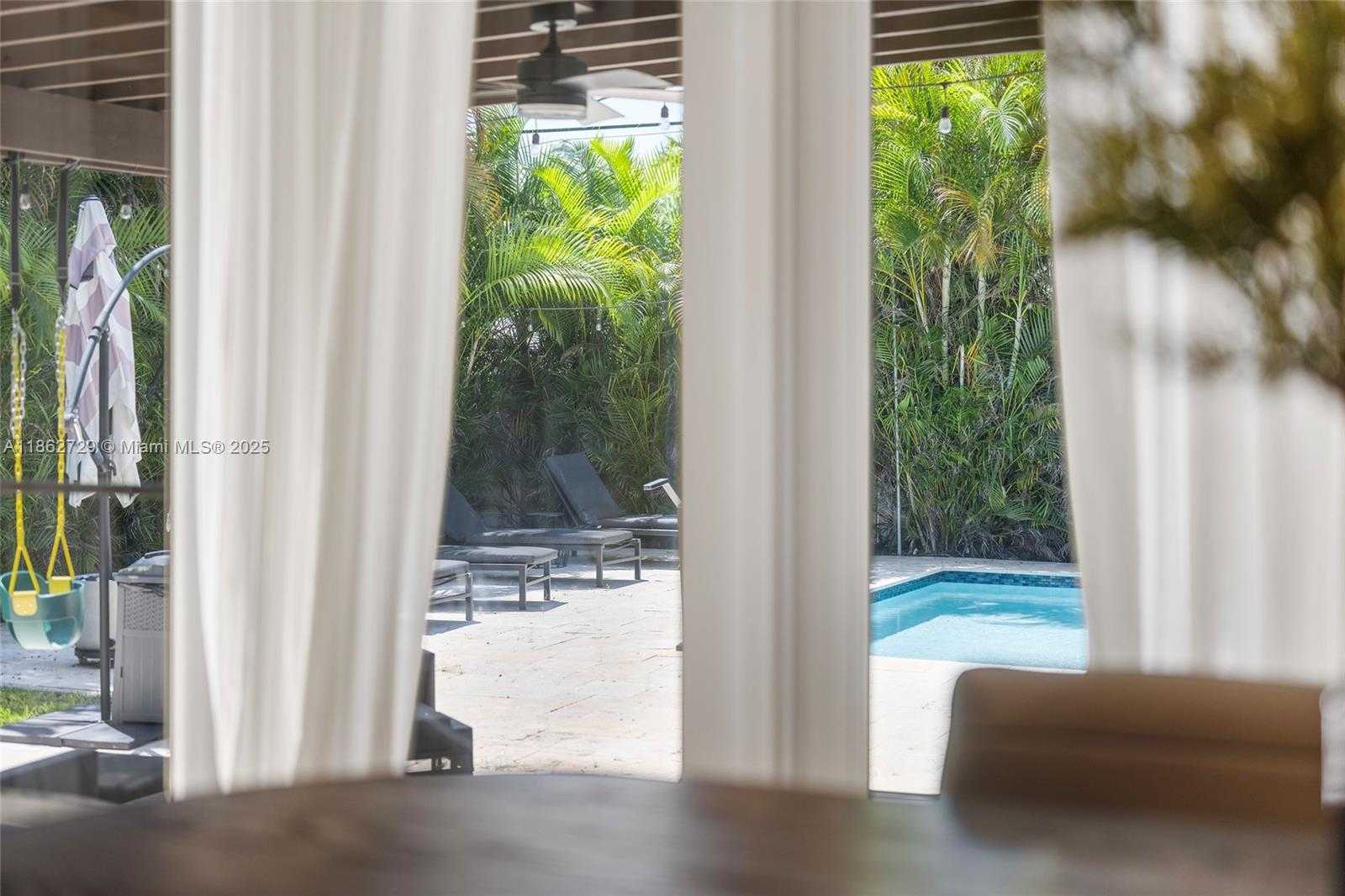 Small Image of 1426 TYLER ST, Hollywood Number 9