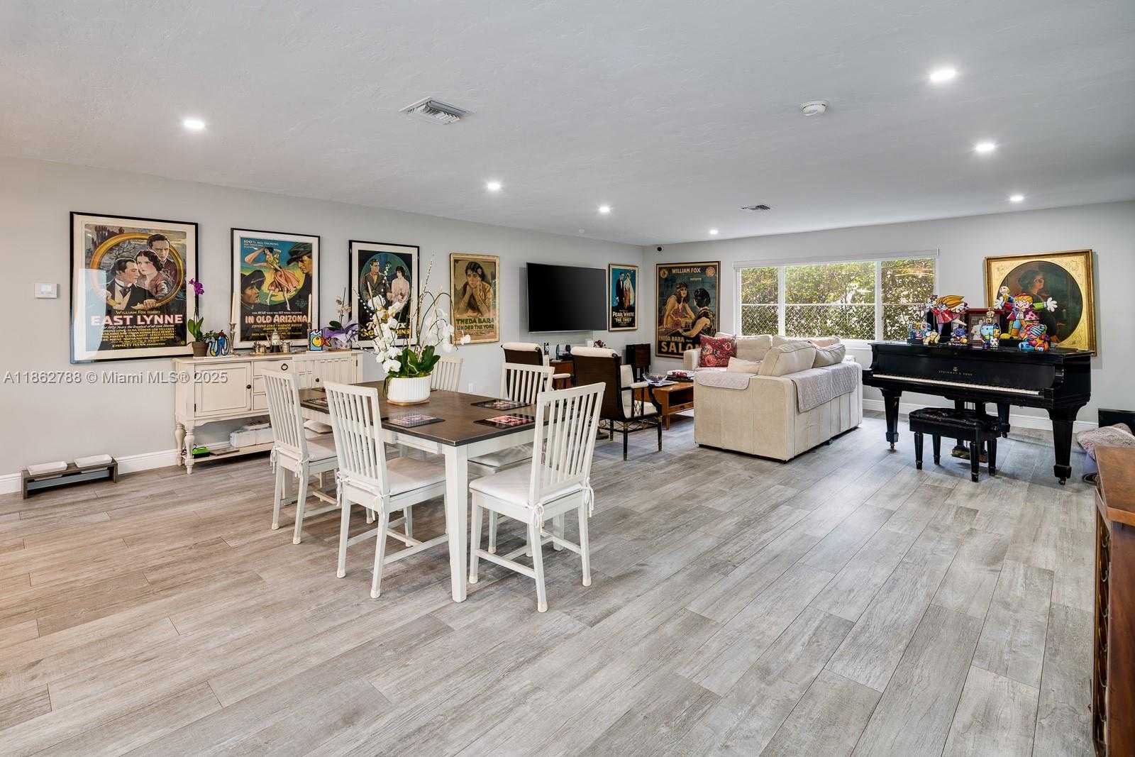 Small Image of 1551 ANCONA AVE, Coral Gables Number 11