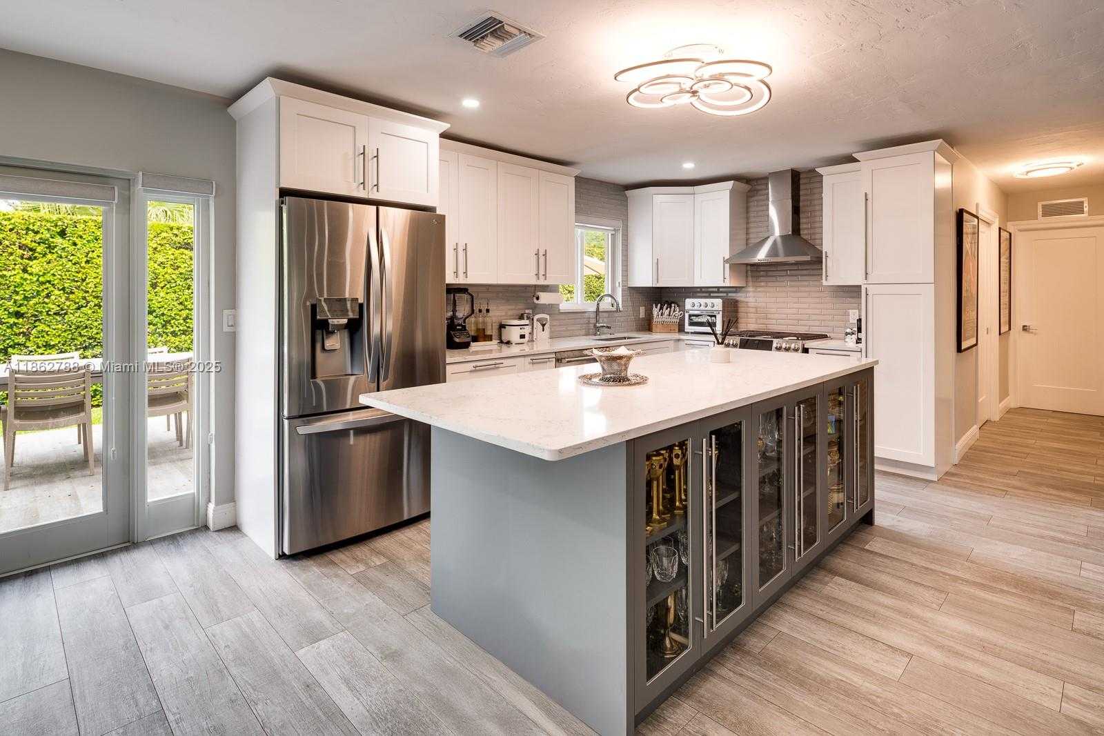 Small Image of 1551 ANCONA AVE, Coral Gables Number 7