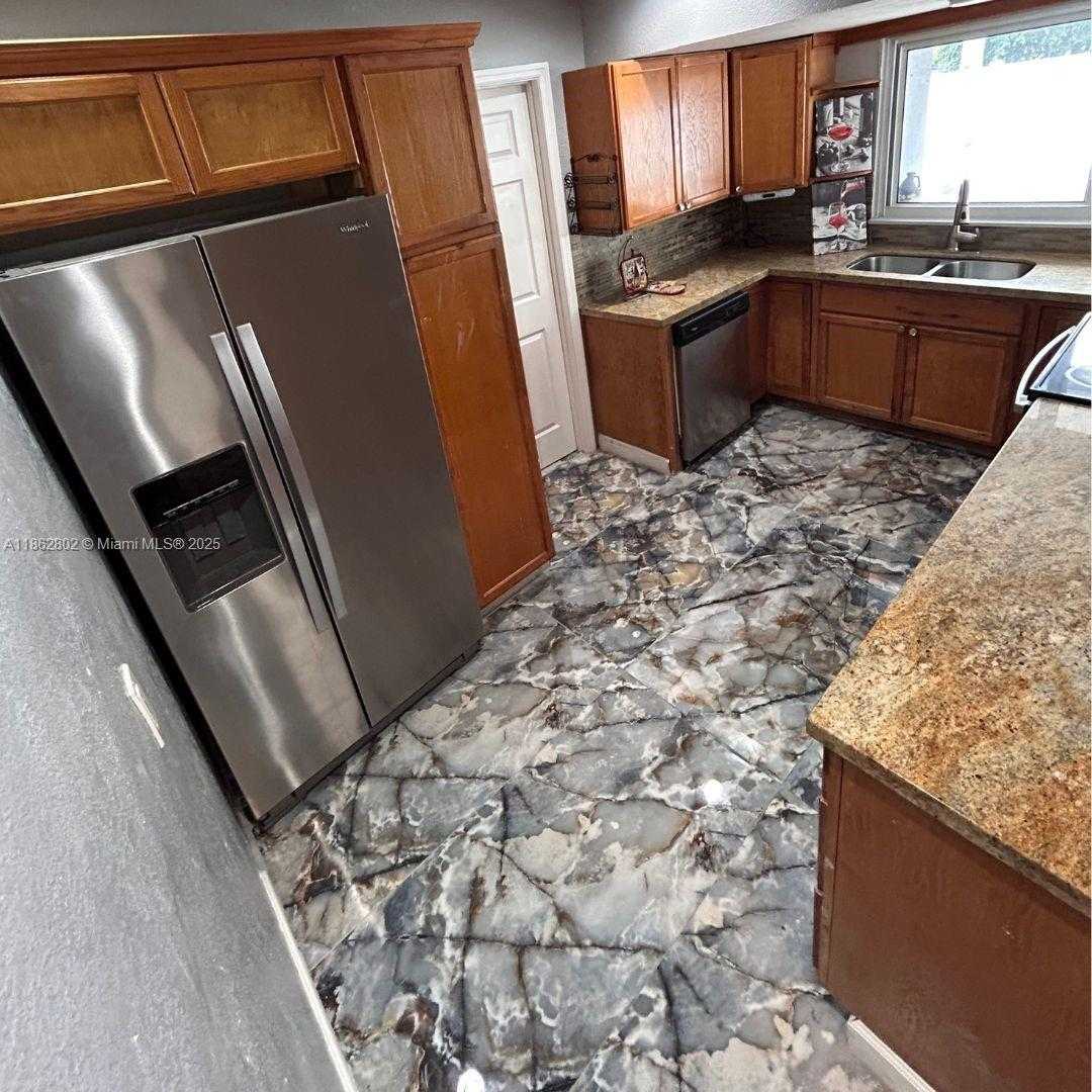 Small Image of 221 NORTH EAST 24TH ST, Pompano Beach Number 3