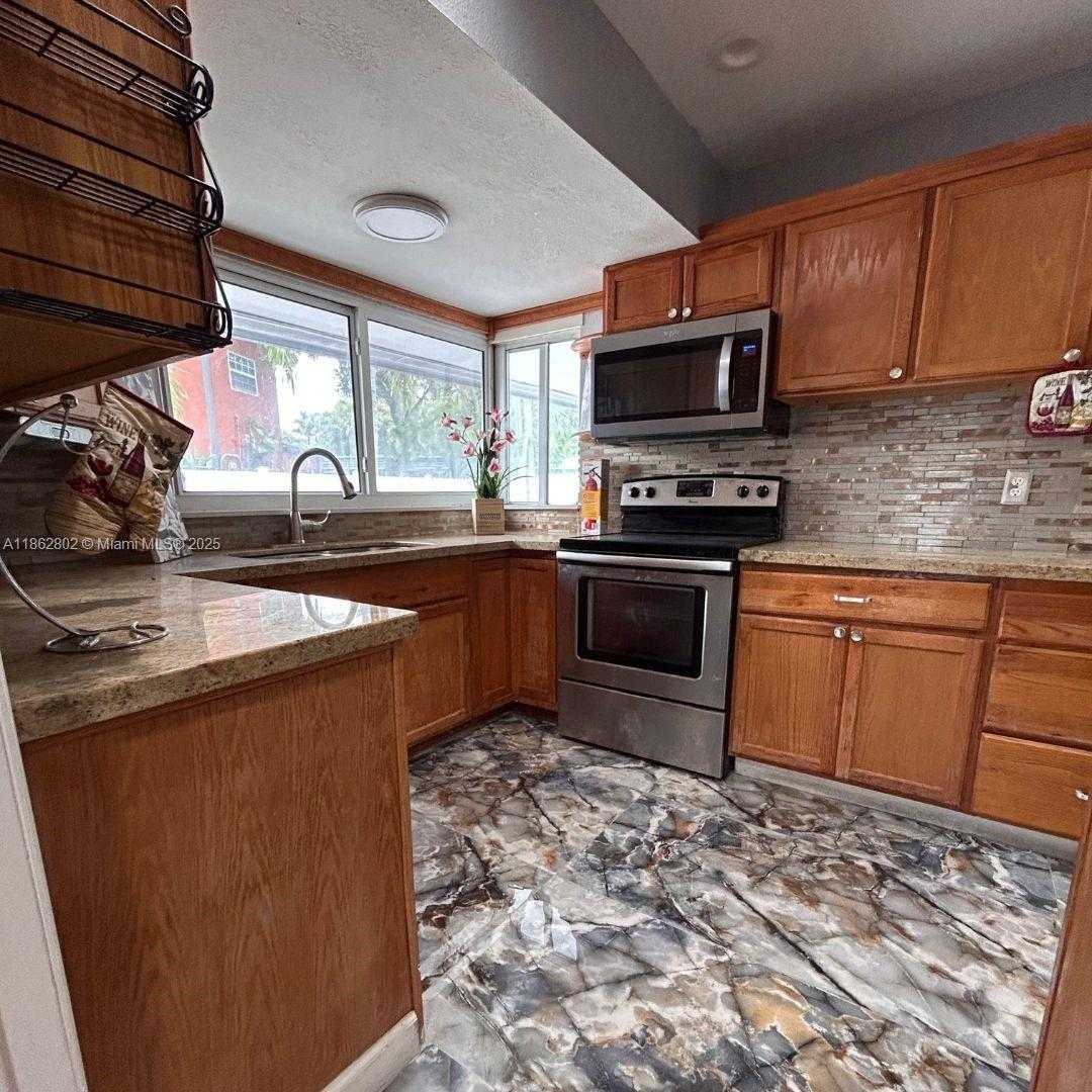 Small Image of 221 NORTH EAST 24TH ST, Pompano Beach Number 5