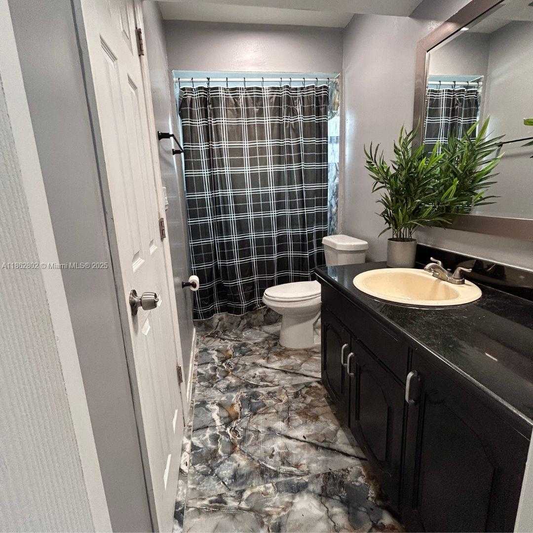 Small Image of 221 NORTH EAST 24TH ST, Pompano Beach Number 9