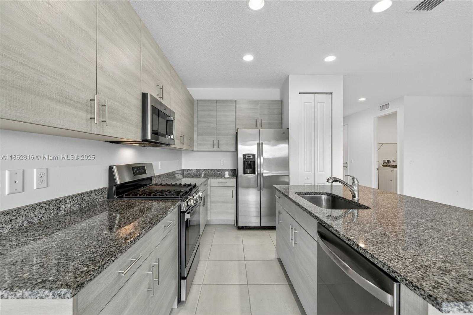 Small Image of 11396 SOUTH WEST WILLOW LN, Port St. Lucie Number 10