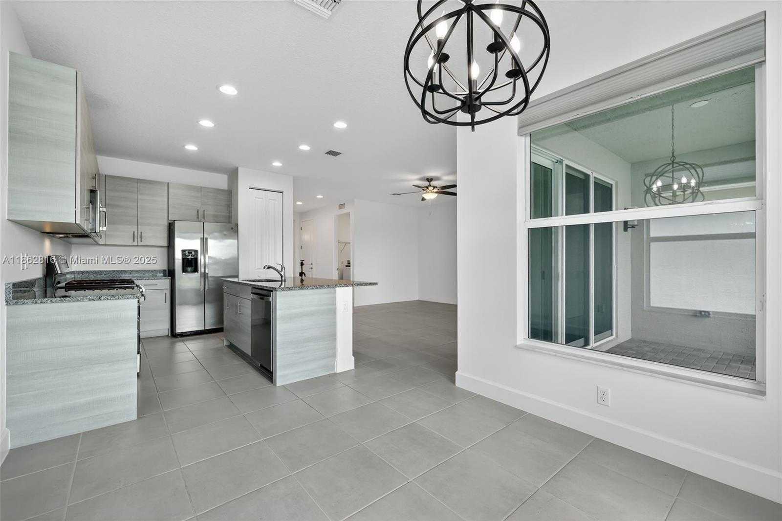 Small Image of 11396 SOUTH WEST WILLOW LN, Port St. Lucie Number 14