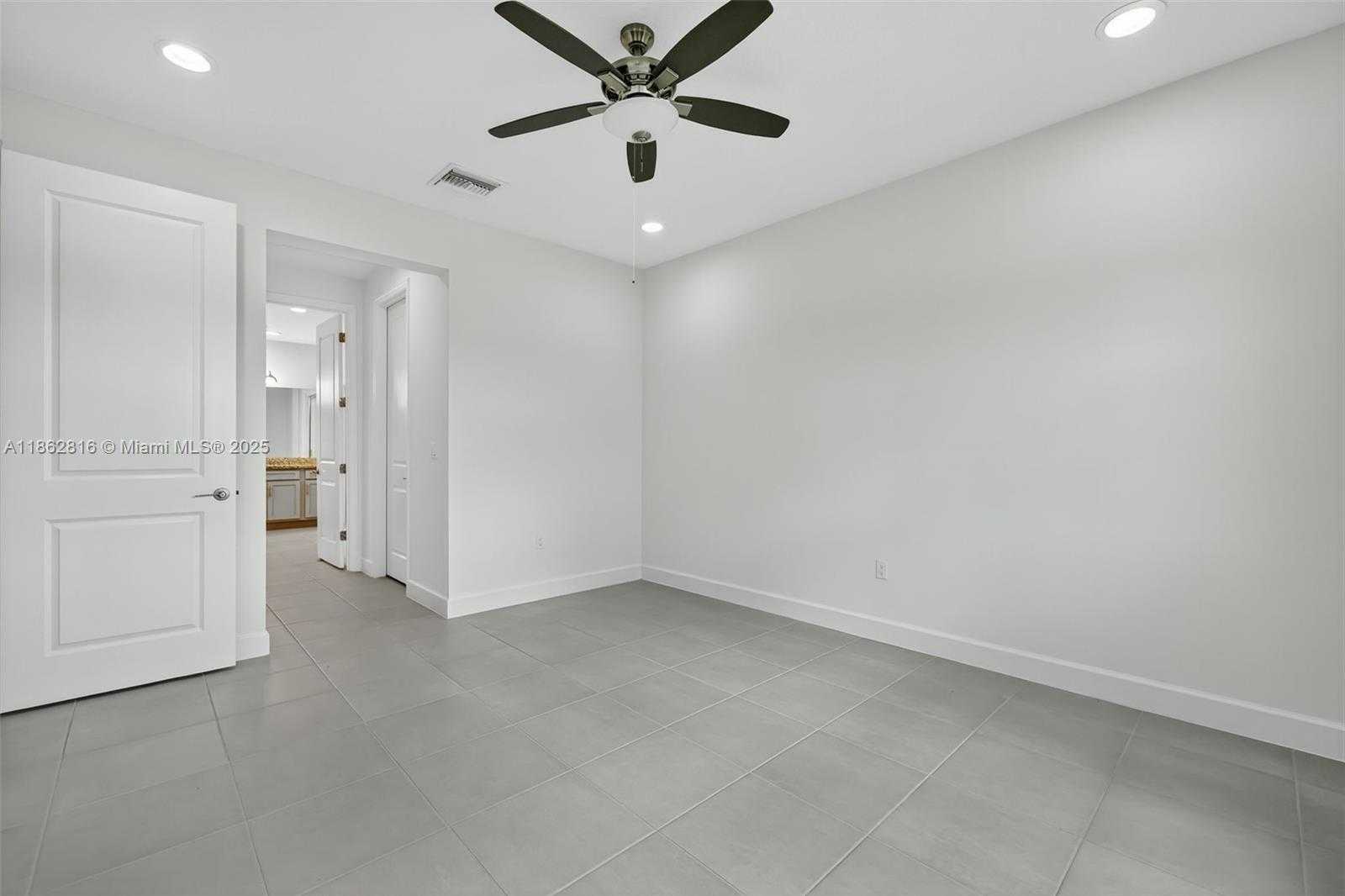 Small Image of 11396 SOUTH WEST WILLOW LN, Port St. Lucie Number 18