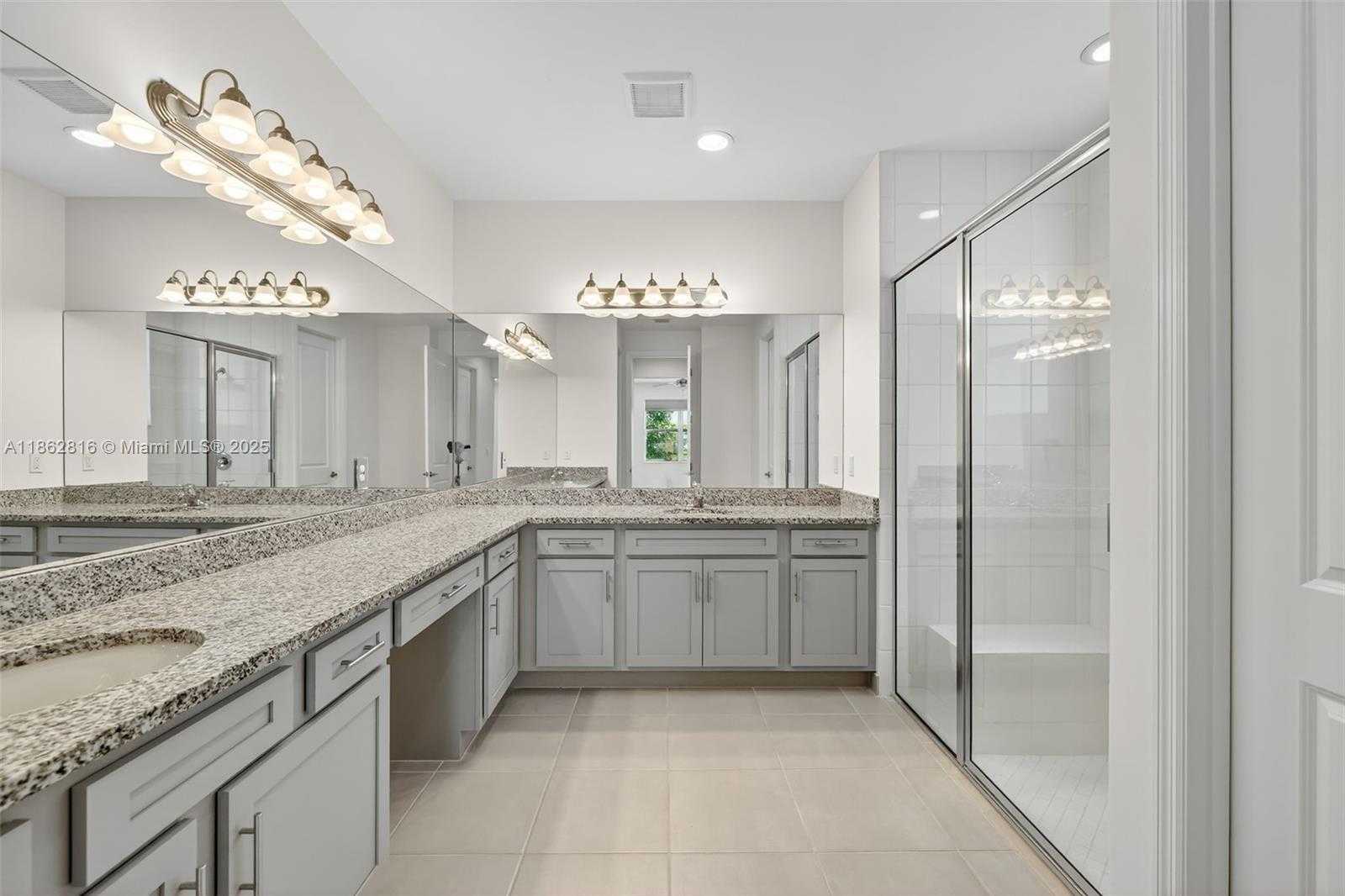 Small Image of 11396 SOUTH WEST WILLOW LN, Port St. Lucie Number 21
