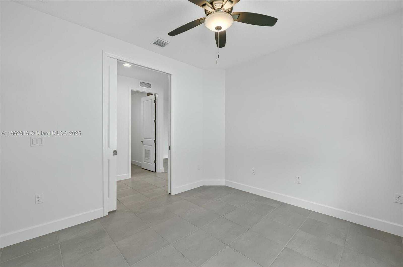 Small Image of 11396 SOUTH WEST WILLOW LN, Port St. Lucie Number 24