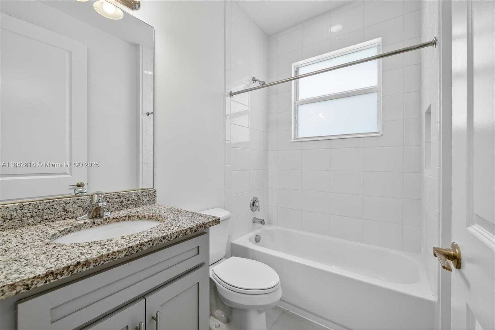 Small Image of 11396 SOUTH WEST WILLOW LN, Port St. Lucie Number 26