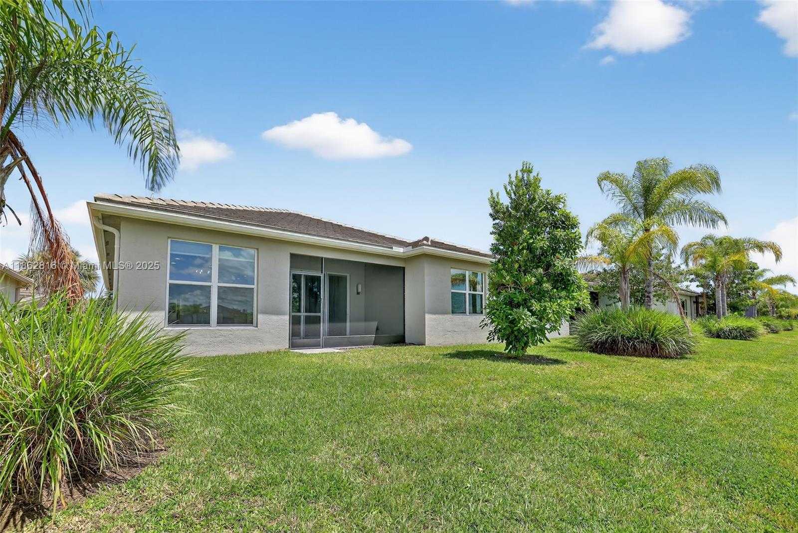 Small Image of 11396 SOUTH WEST WILLOW LN, Port St. Lucie Number 31