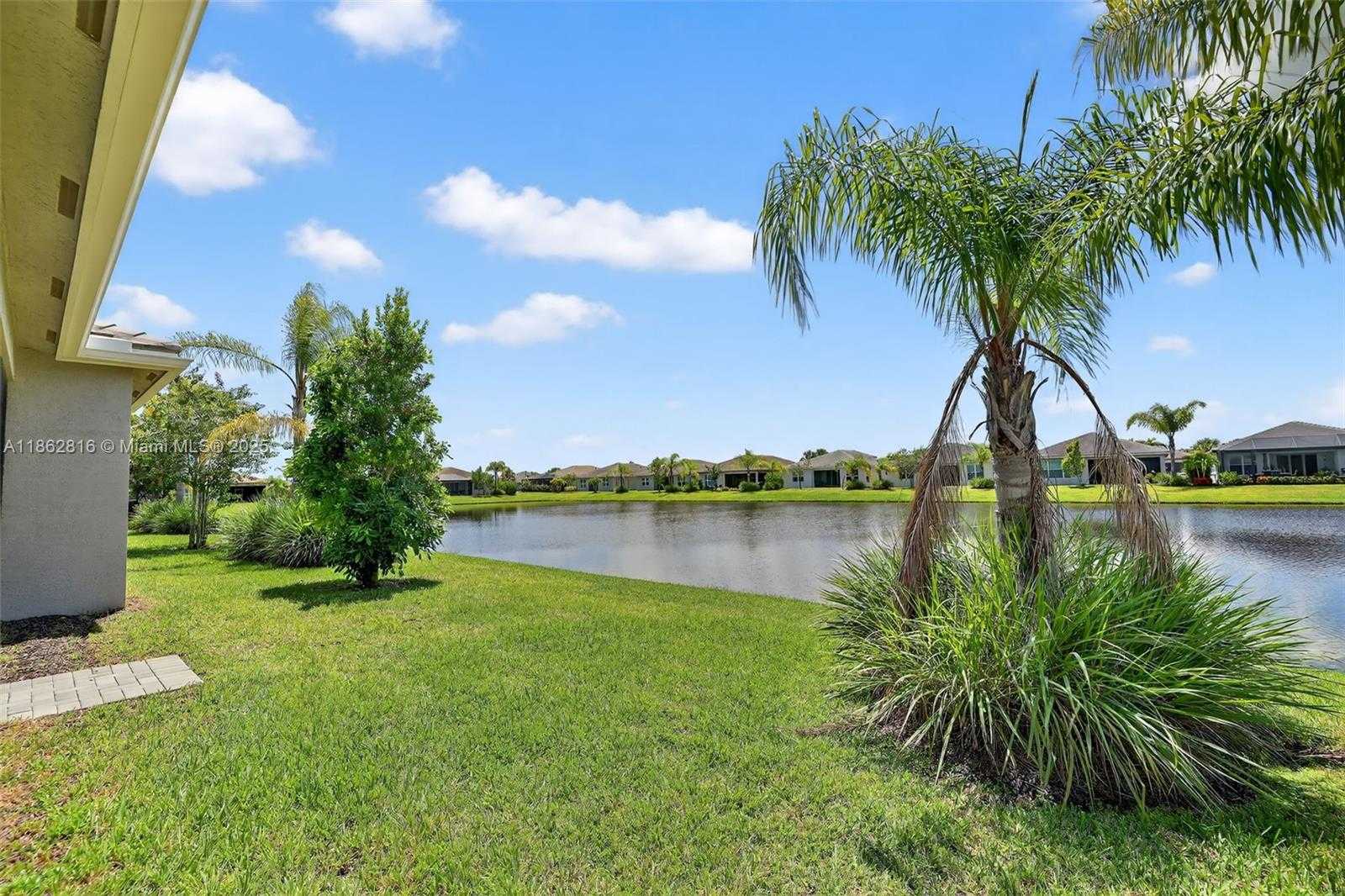 Small Image of 11396 SOUTH WEST WILLOW LN, Port St. Lucie Number 34