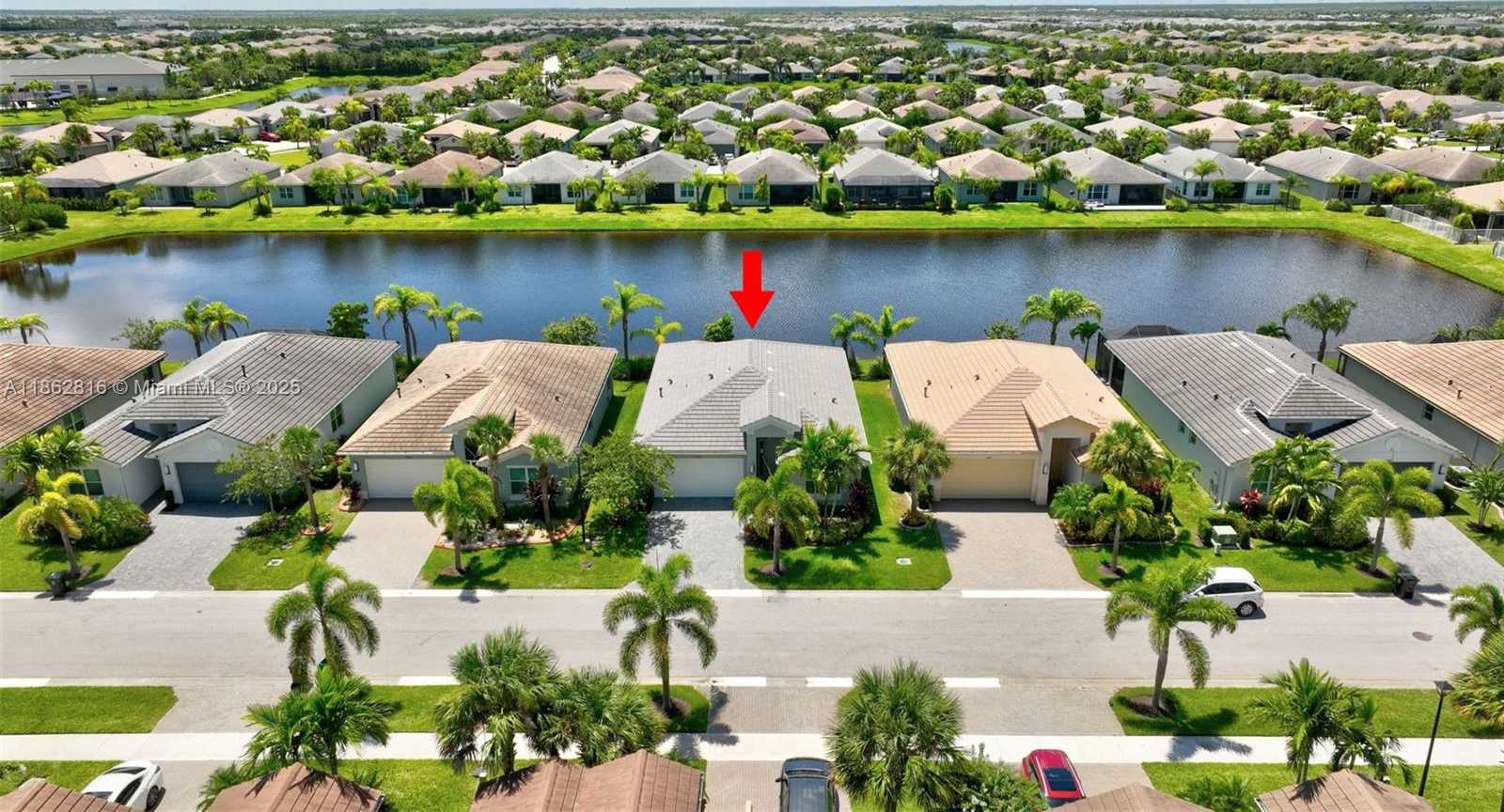 Small Image of 11396 SOUTH WEST WILLOW LN, Port St. Lucie Number 37