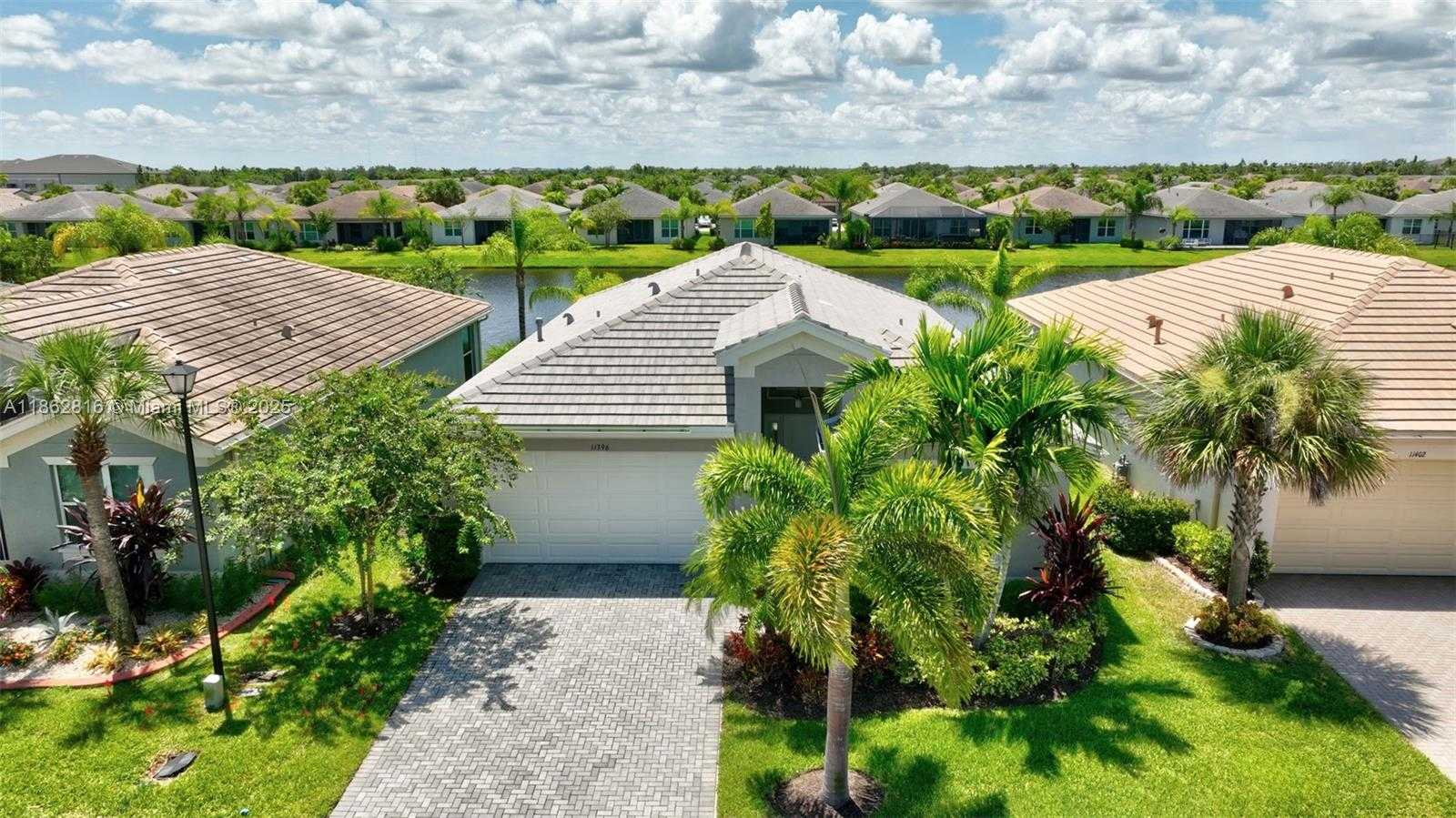 Small Image of 11396 SOUTH WEST WILLOW LN, Port St. Lucie Number 38