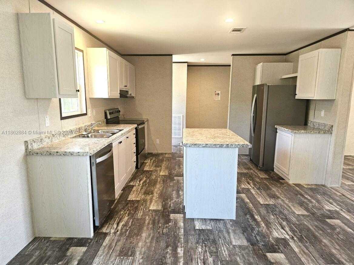 Small Image of 881 WOODLAND BLVD, Clewiston Number 16