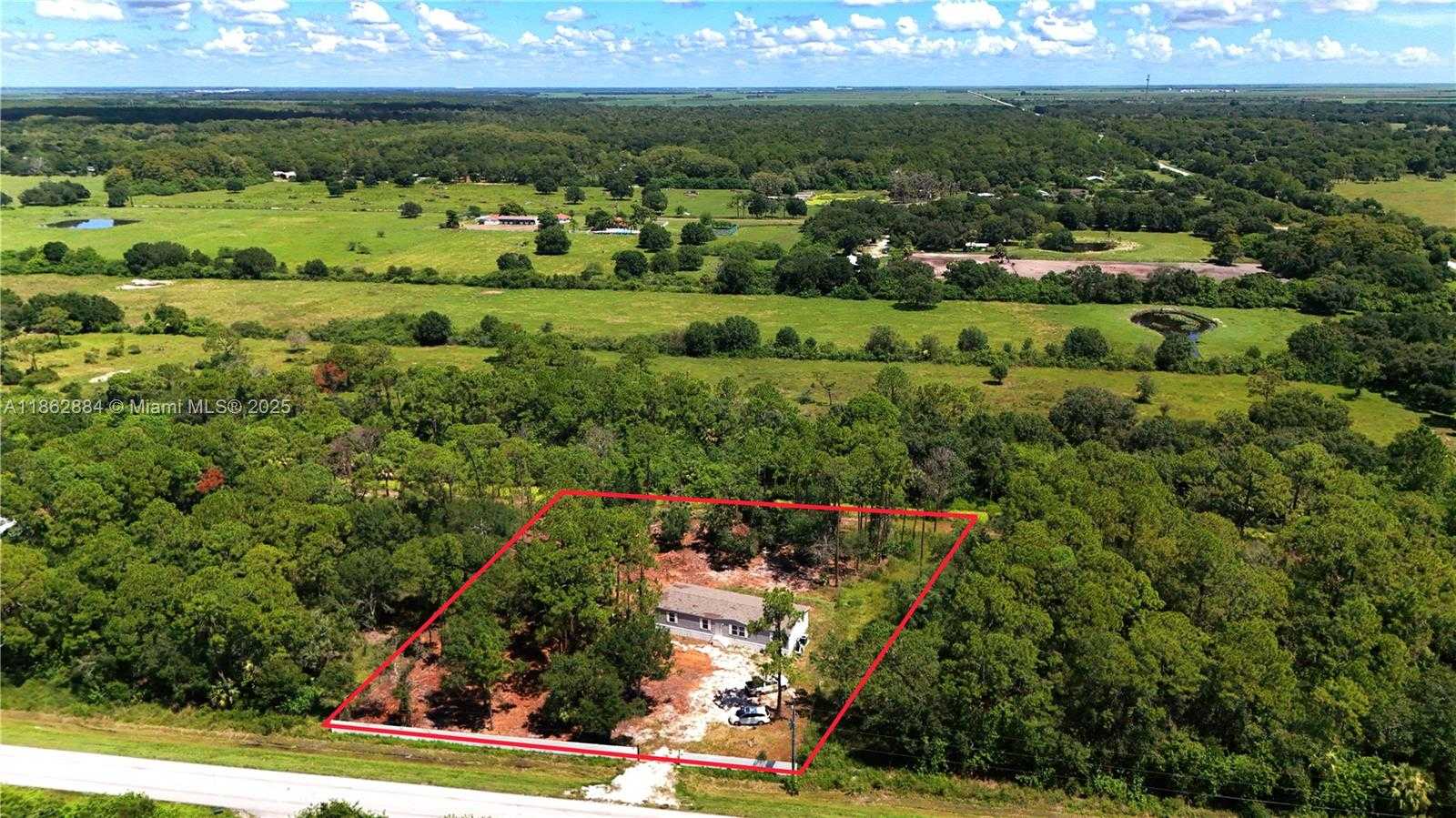 Small Image of 881 WOODLAND BLVD, Clewiston Number 2
