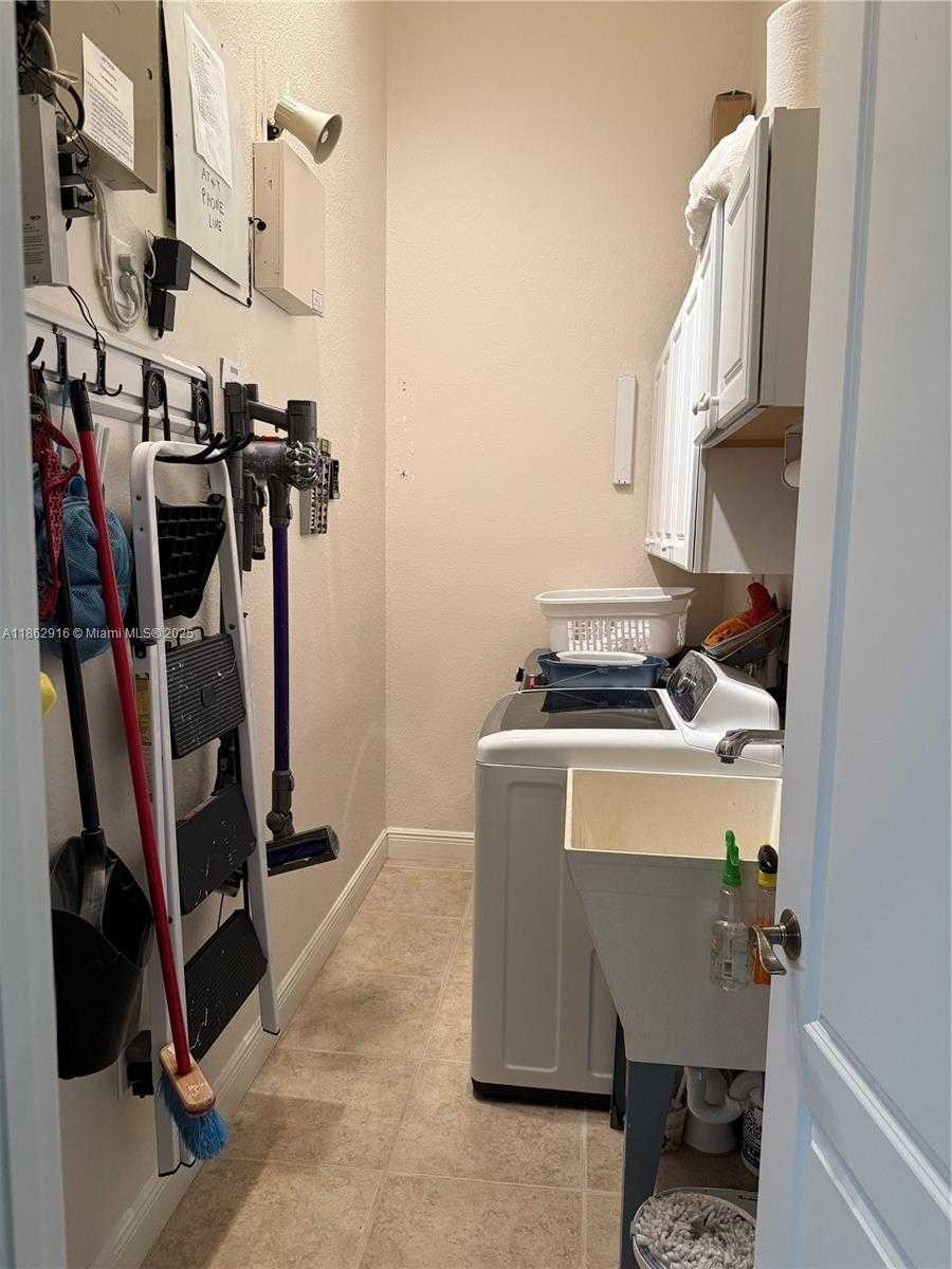 Small Image of 8100 SOUTH WEST 179TH ST, Palmetto Bay Number 15