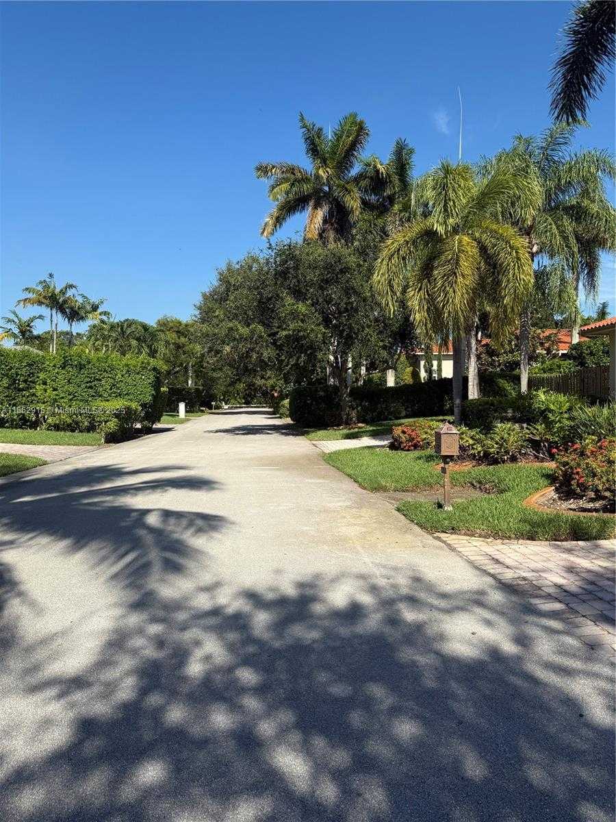 Small Image of 8100 SOUTH WEST 179TH ST, Palmetto Bay Number 2