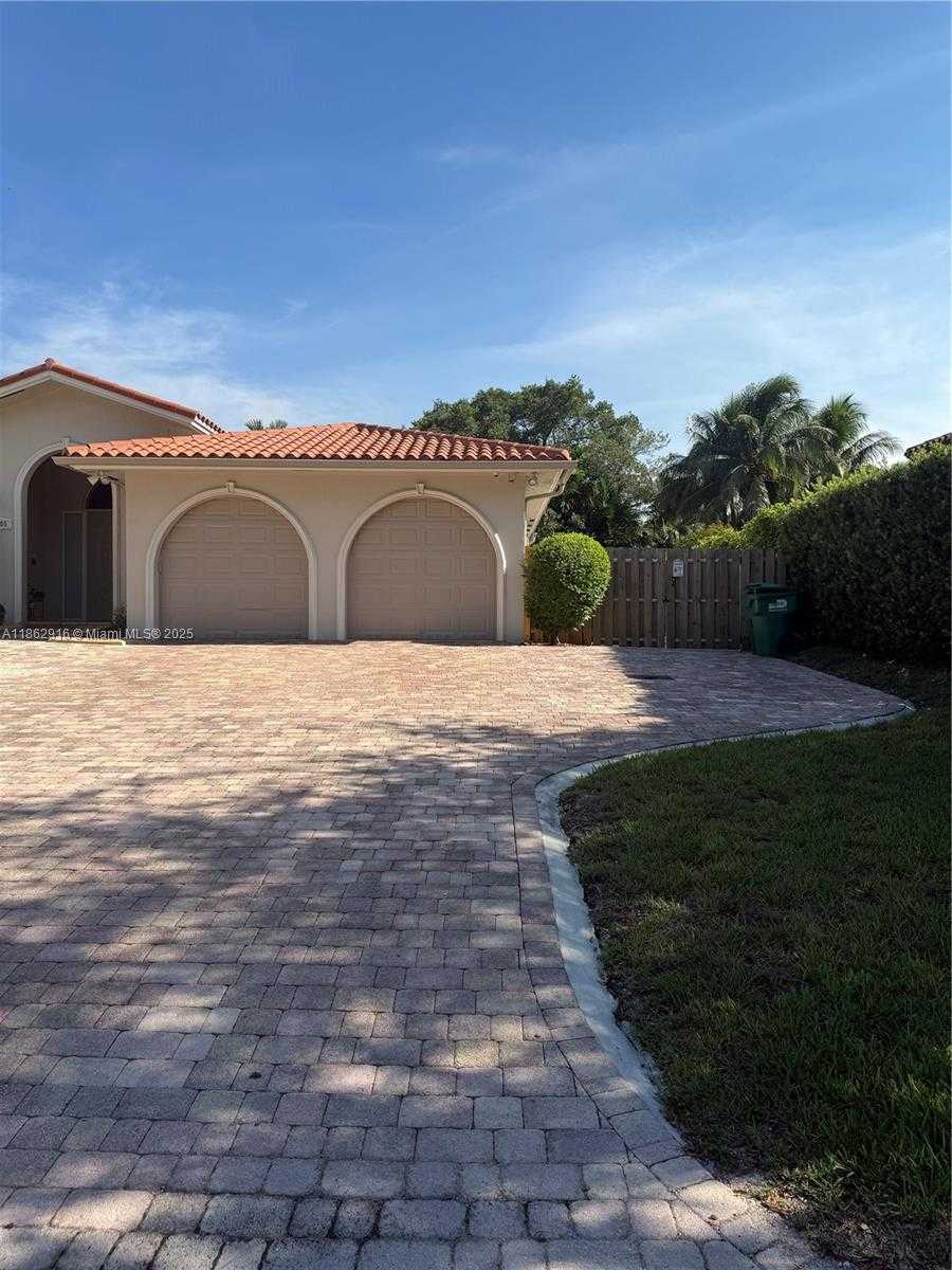 Small Image of 8100 SOUTH WEST 179TH ST, Palmetto Bay Number 3