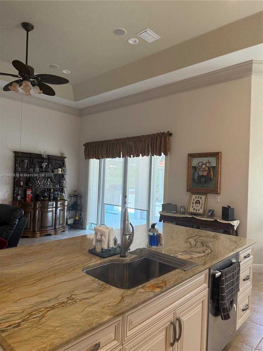 Small Image of 8100 SOUTH WEST 179TH ST, Palmetto Bay Number 7