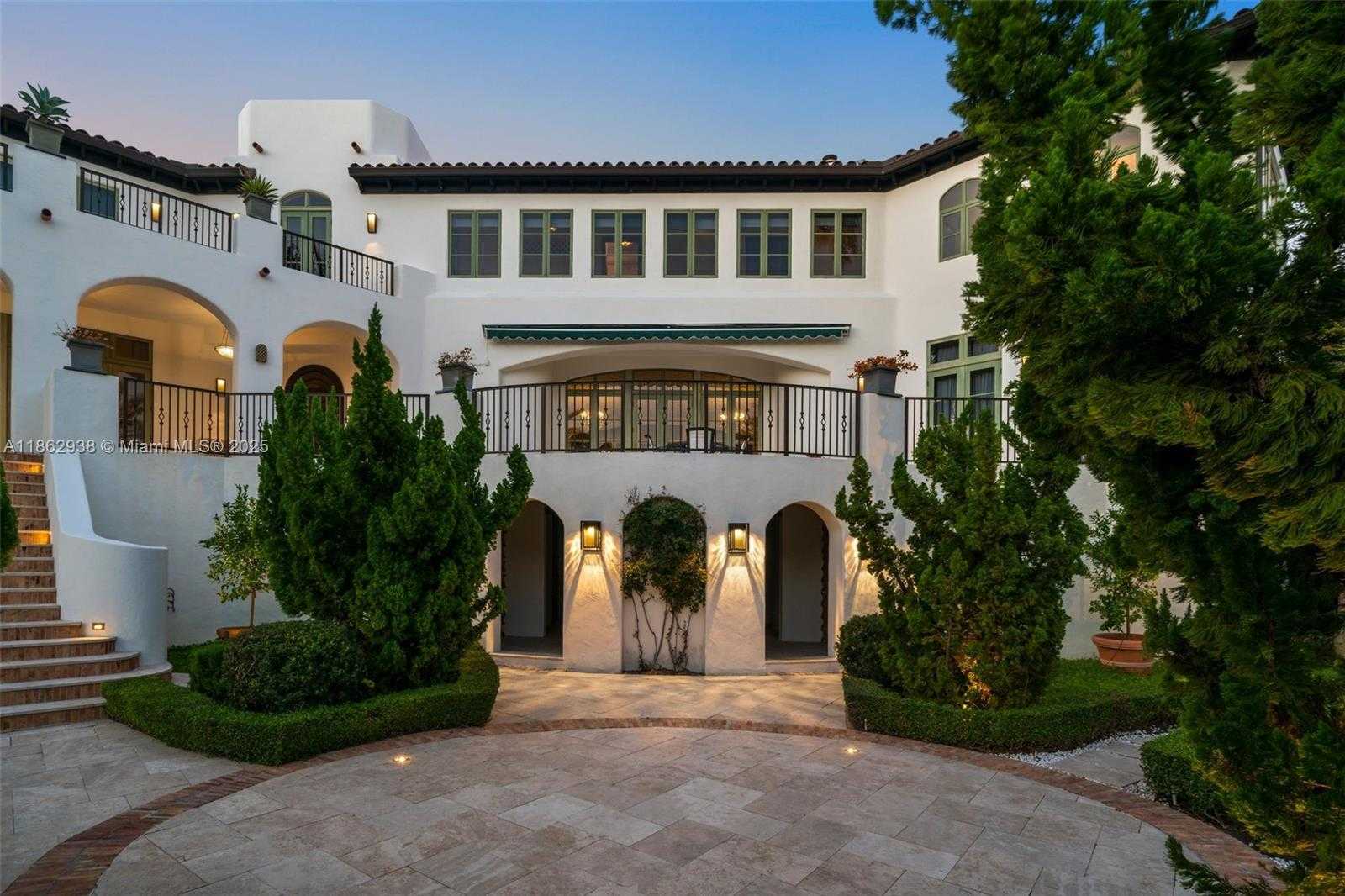 Small Image of 3305 SOUTH MOORINGS WAY, Miami Number 13