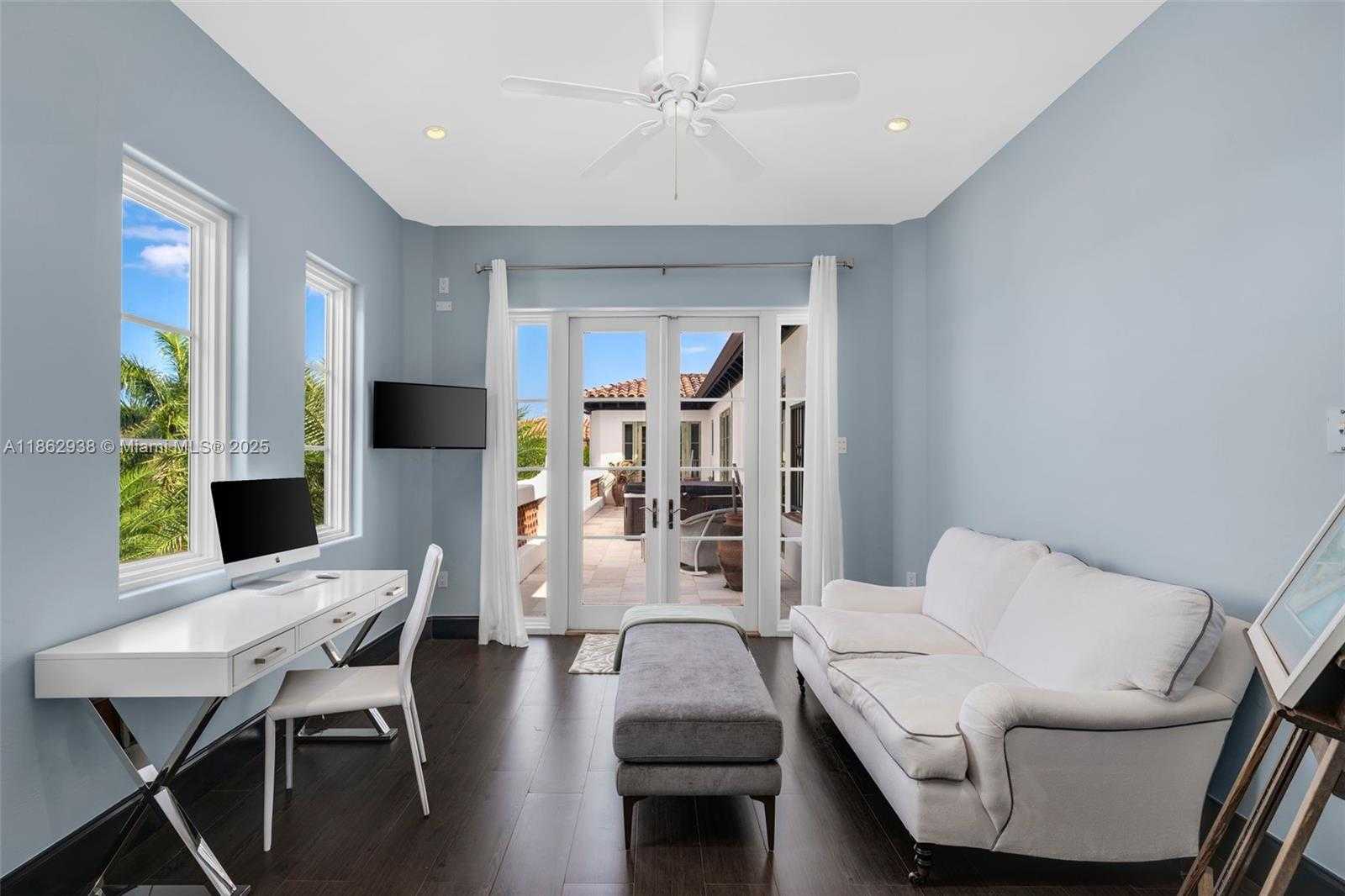 Small Image of 3305 SOUTH MOORINGS WAY, Miami Number 16