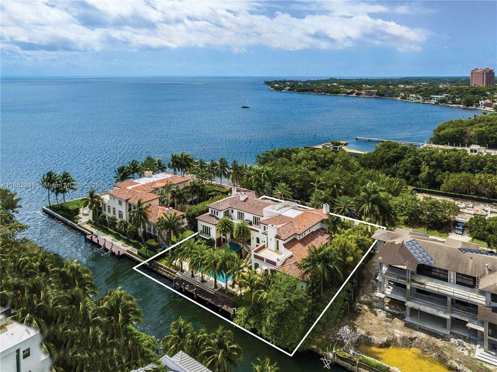 Small Image of 3305 SOUTH MOORINGS WAY, Miami Number 19