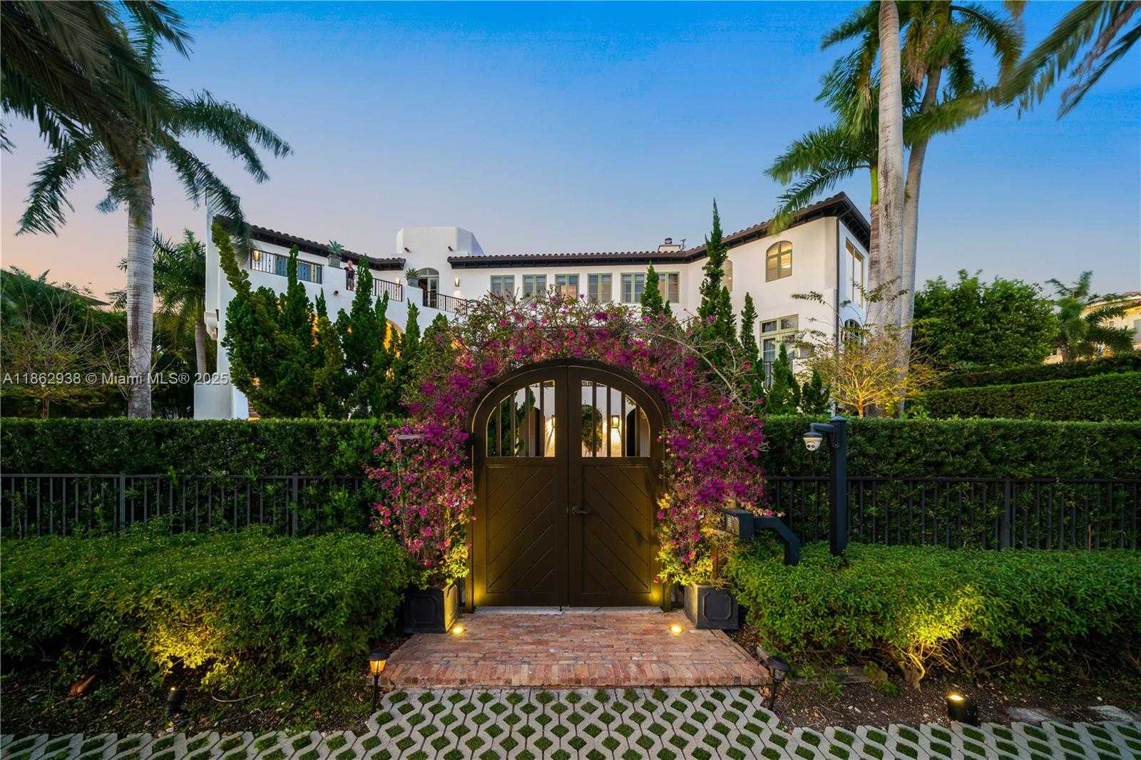 Small Image of 3305 SOUTH MOORINGS WAY, Miami Number 3