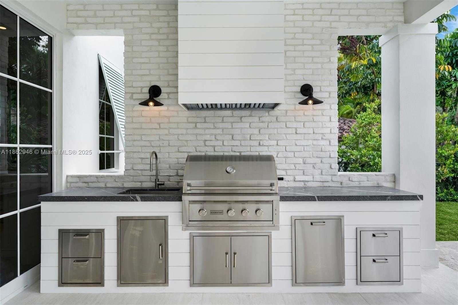 Small Image of 5950 SOUTH WEST 83RD ST, South Miami Number 18