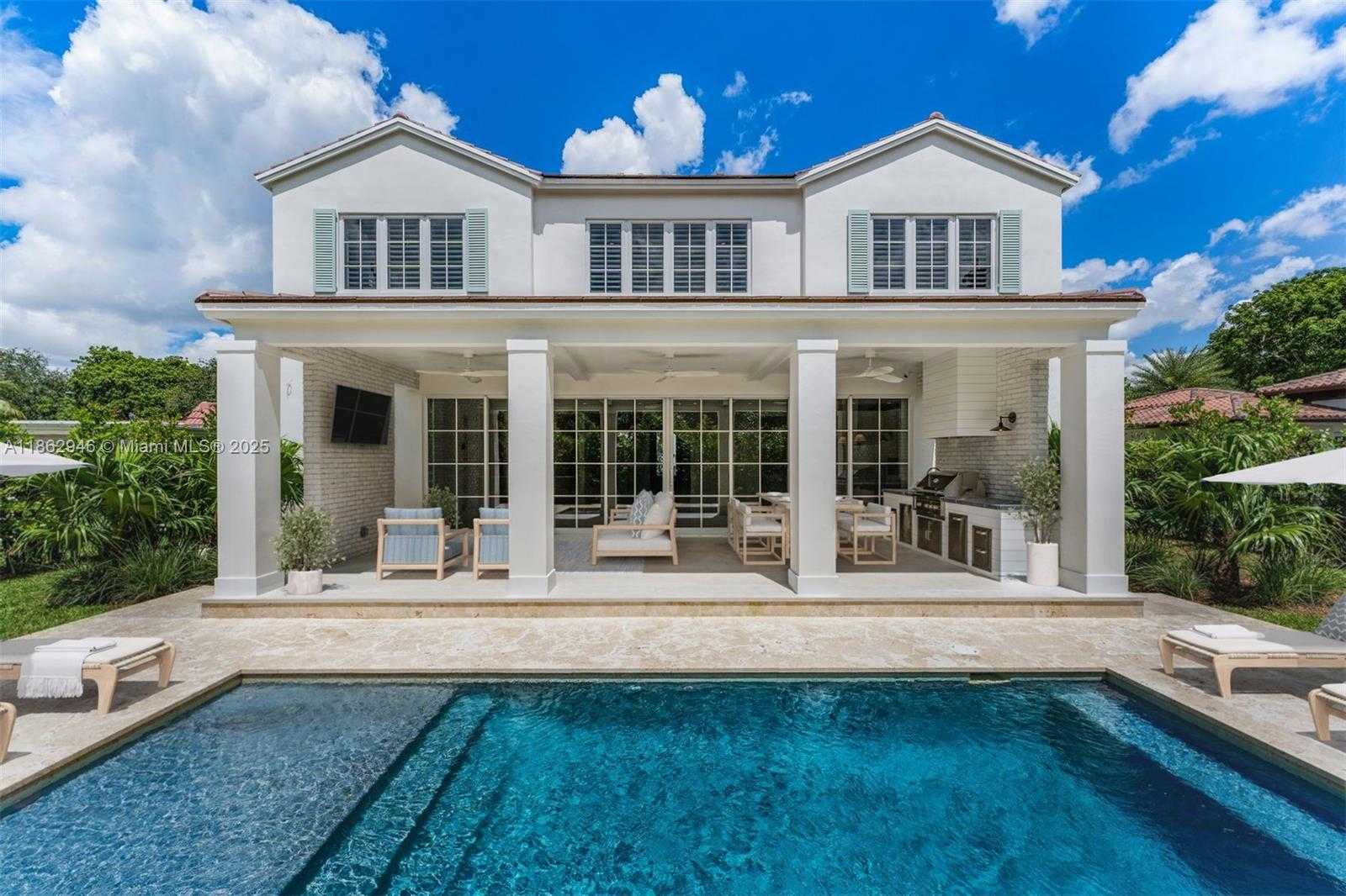 Small Image of 5950 SOUTH WEST 83RD ST, South Miami Number 2