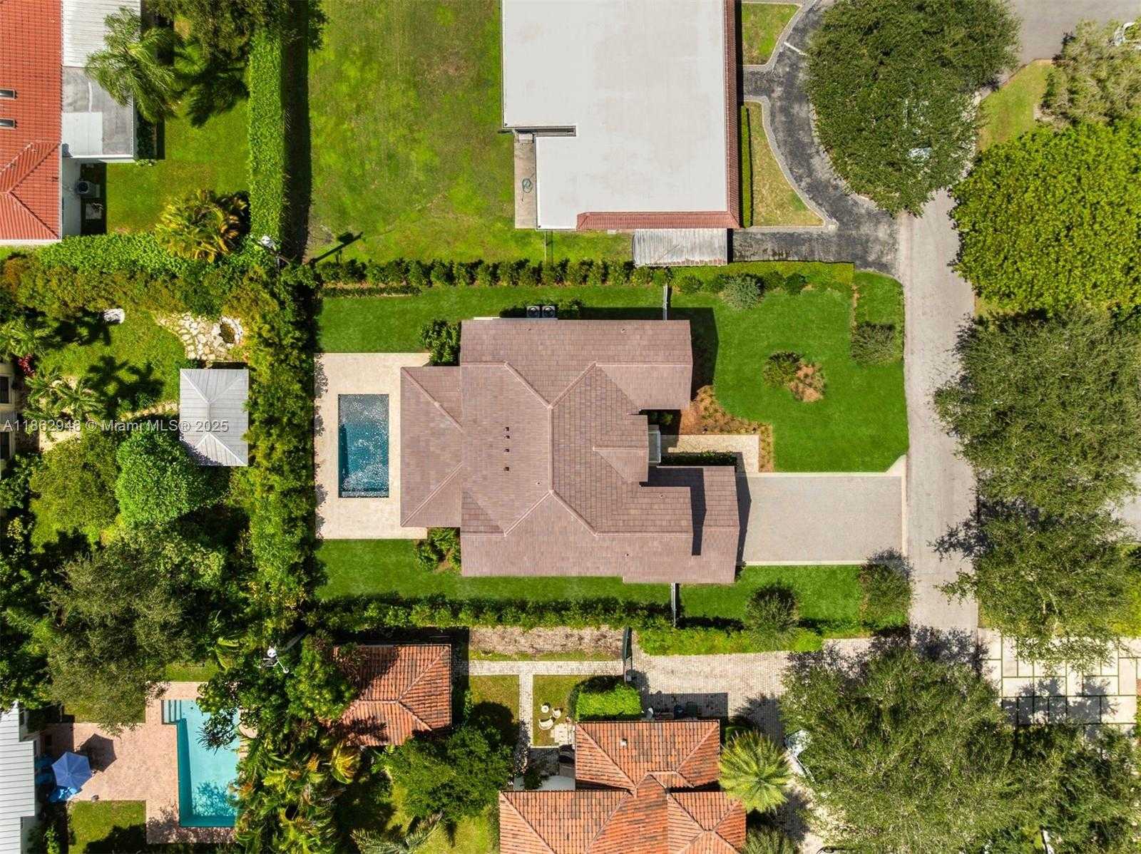 Small Image of 5950 SOUTH WEST 83RD ST, South Miami Number 24