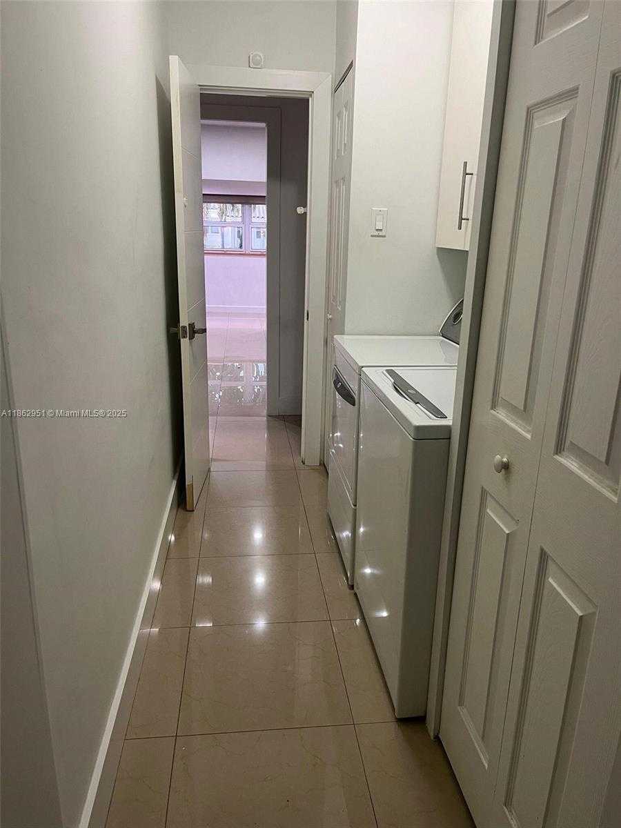 Small Image of 1600 NORTH EAST 175TH ST, North Miami Beach Number 14