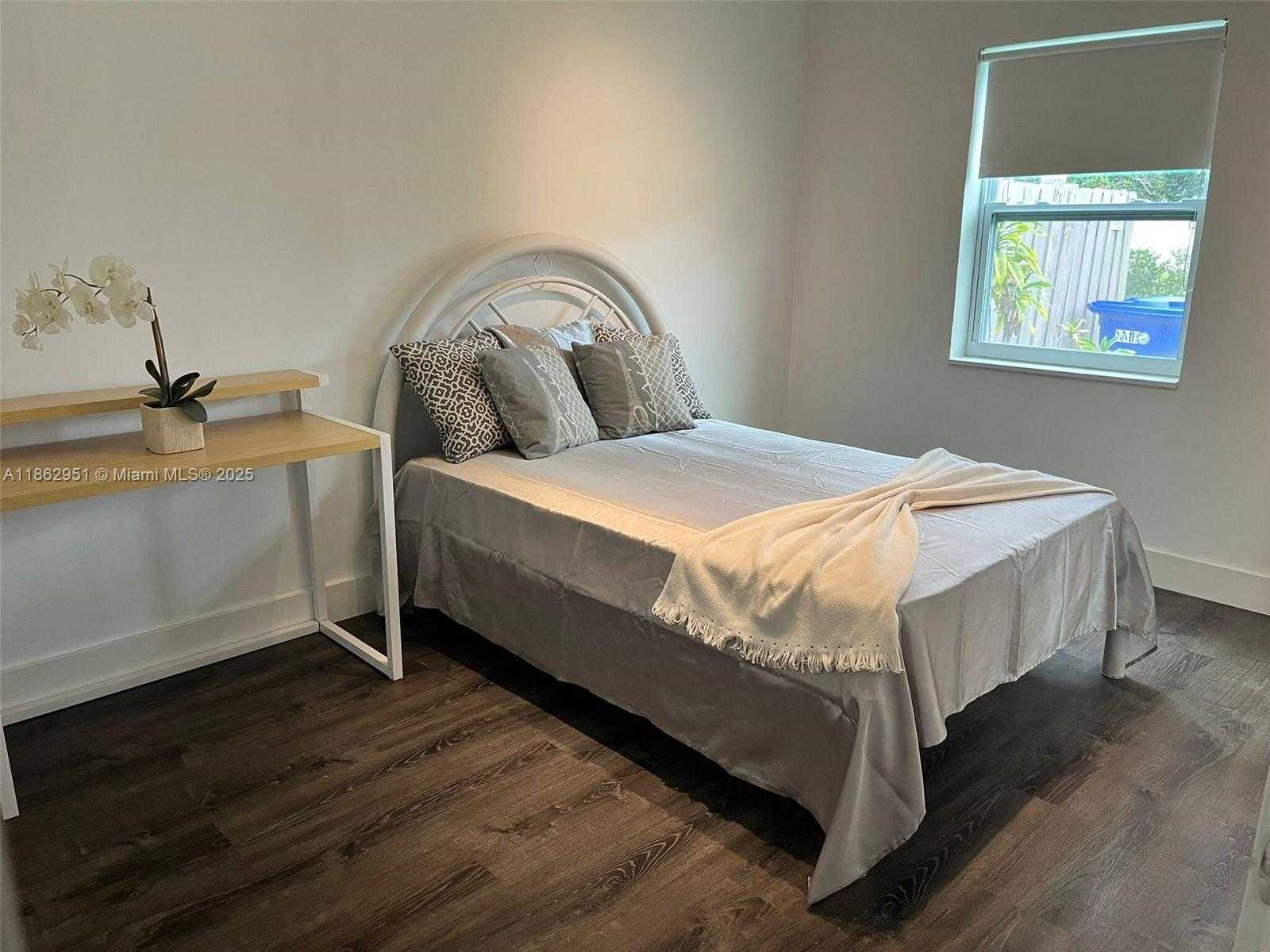 Small Image of 1600 NORTH EAST 175TH ST, North Miami Beach Number 18