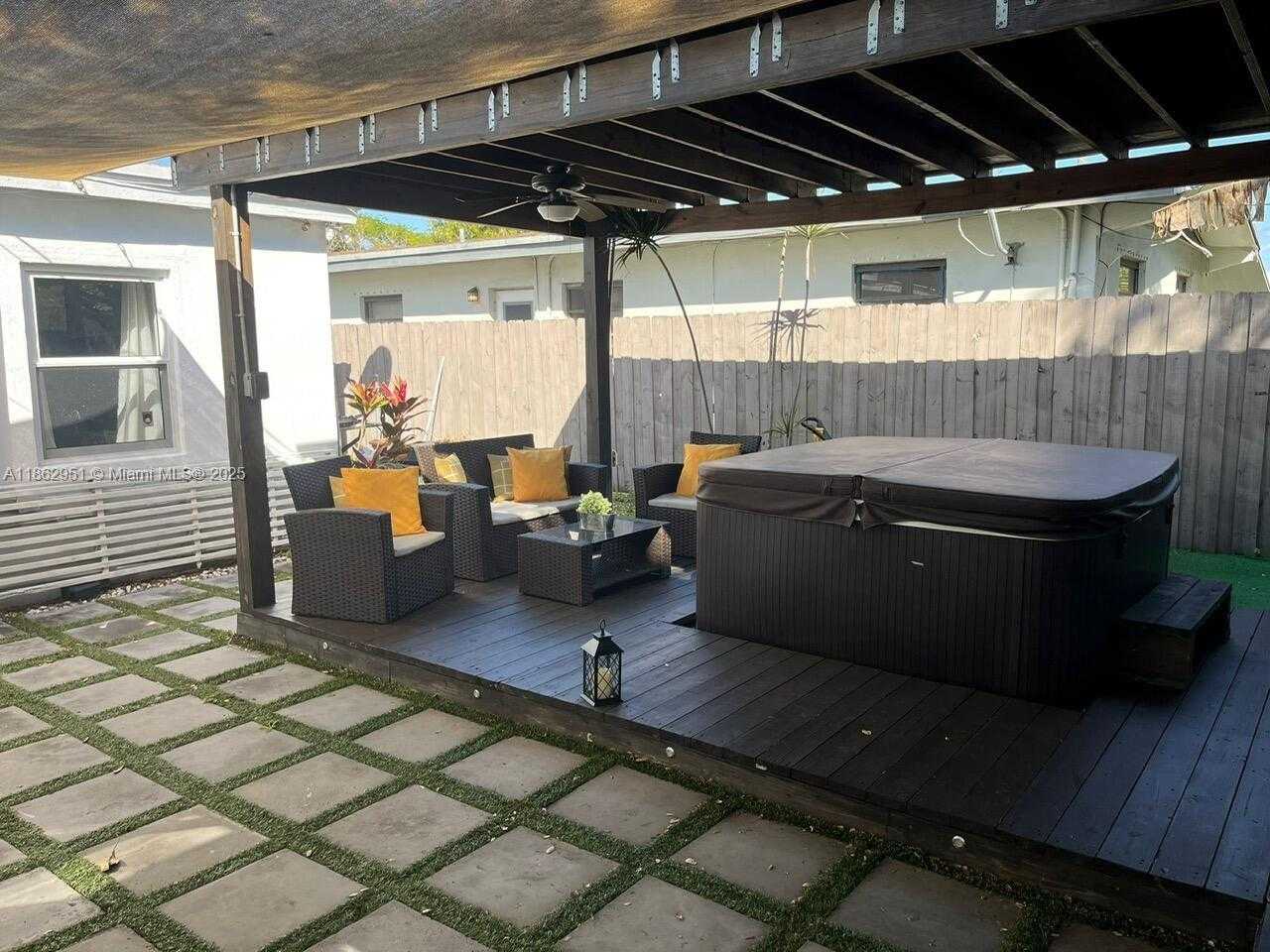 Small Image of 1600 NORTH EAST 175TH ST, North Miami Beach Number 5