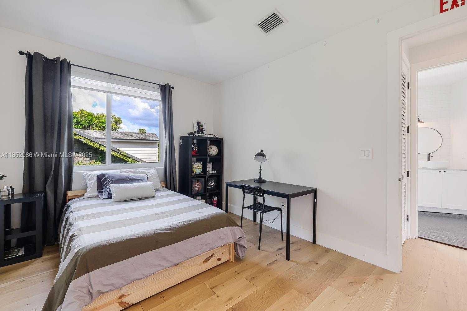 Small Image of 6910 SOUTH WEST 145TH TER, Palmetto Bay Number 49