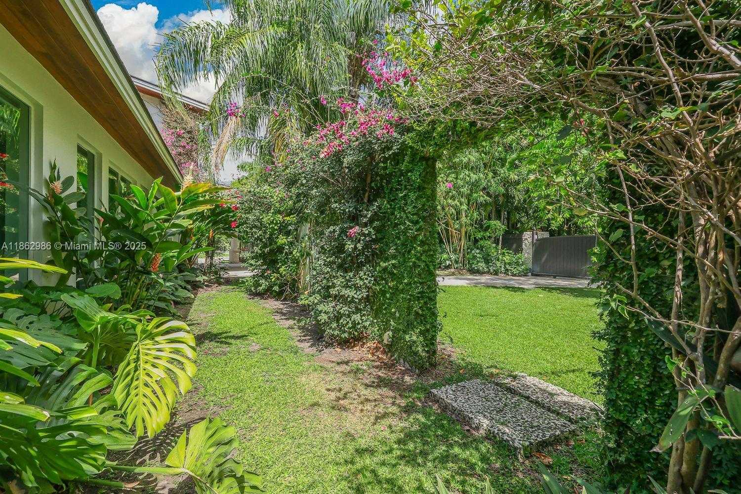 Small Image of 6910 SOUTH WEST 145TH TER, Palmetto Bay Number 78