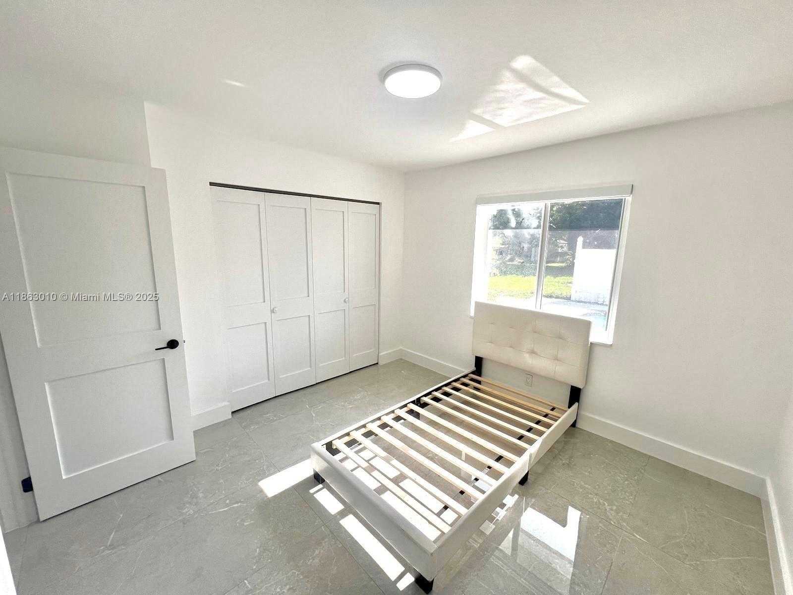 Small Image of 1590 SOUTH WEST 139TH AVE, Davie Number 10