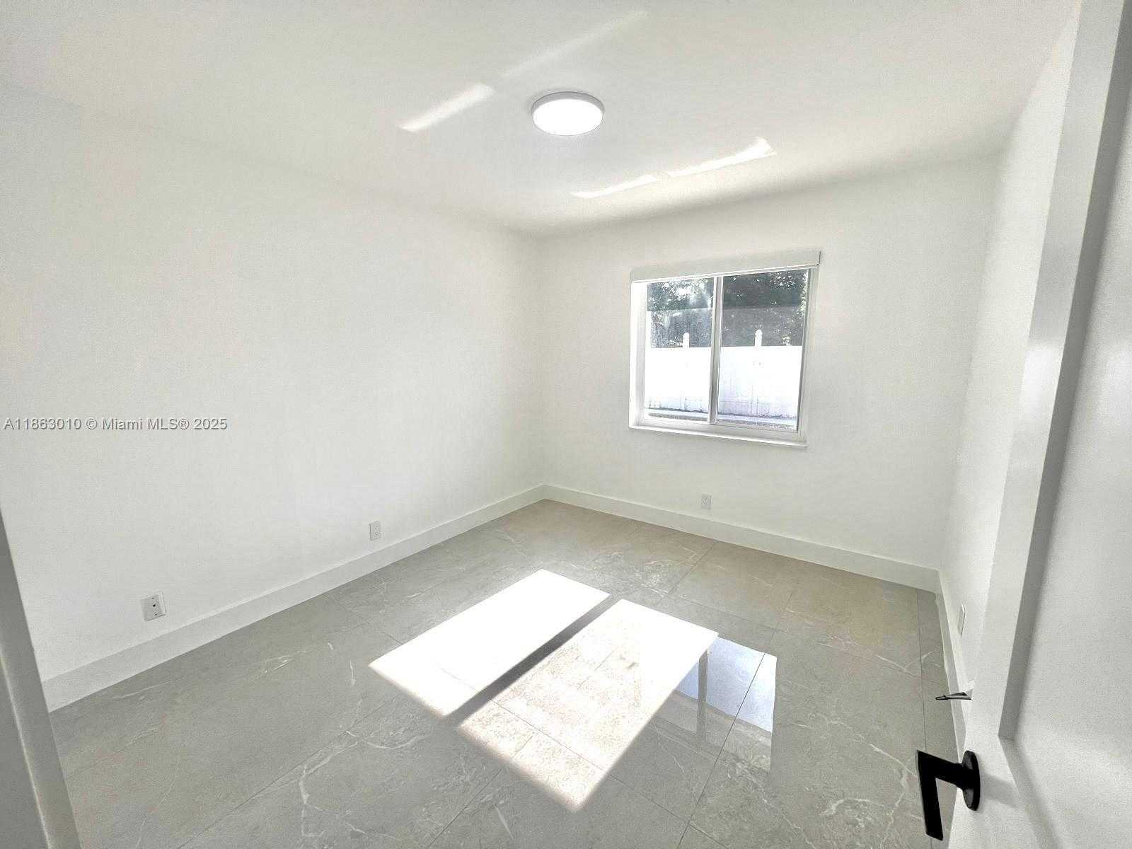 Small Image of 1590 SOUTH WEST 139TH AVE, Davie Number 11
