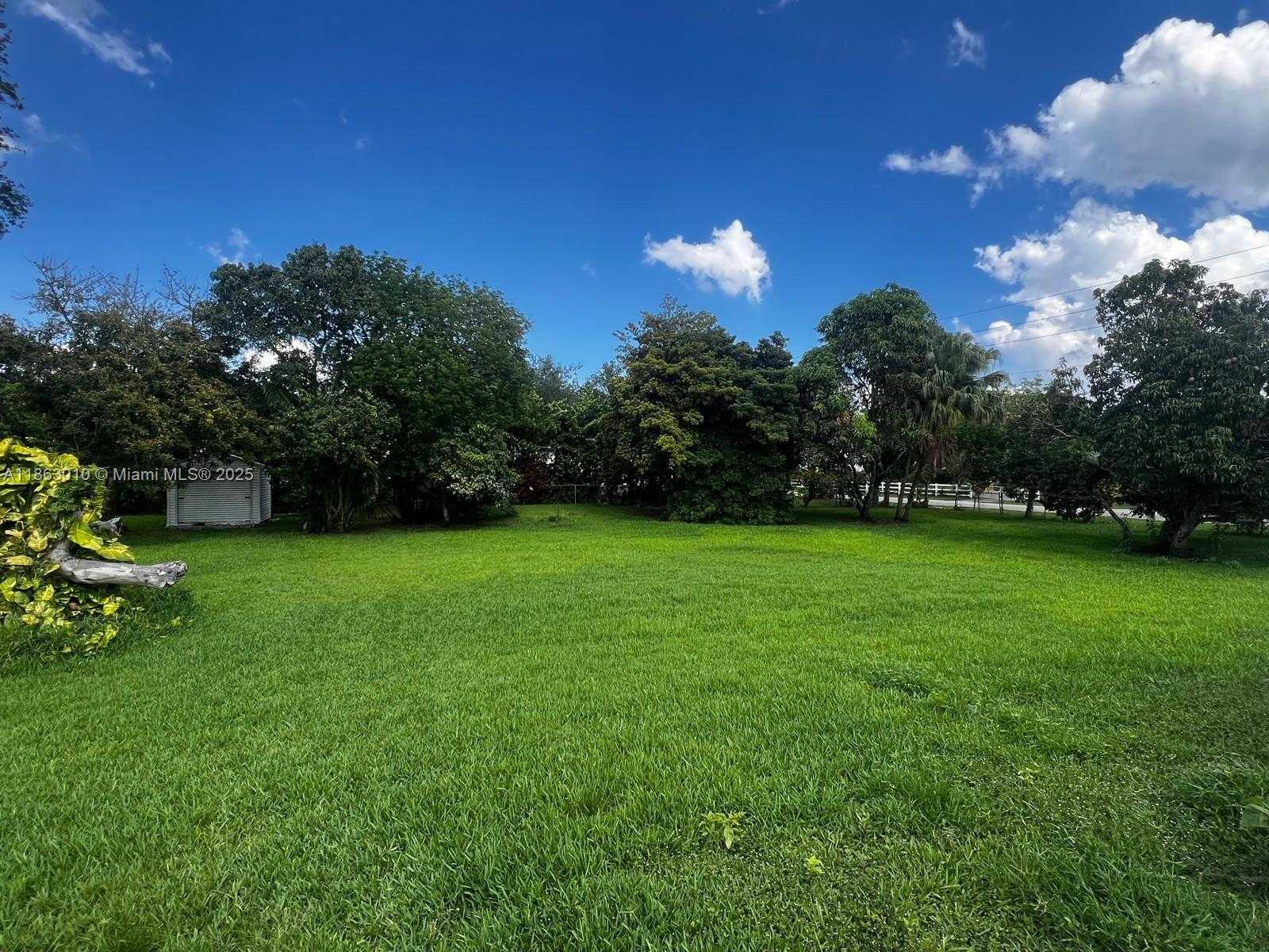 Small Image of 1590 SOUTH WEST 139TH AVE, Davie Number 19