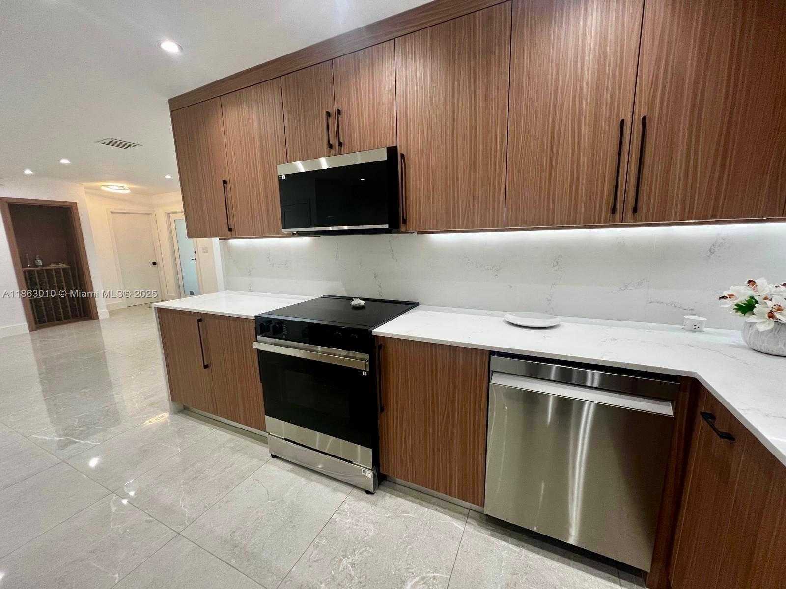 Small Image of 1590 SOUTH WEST 139TH AVE, Davie Number 2