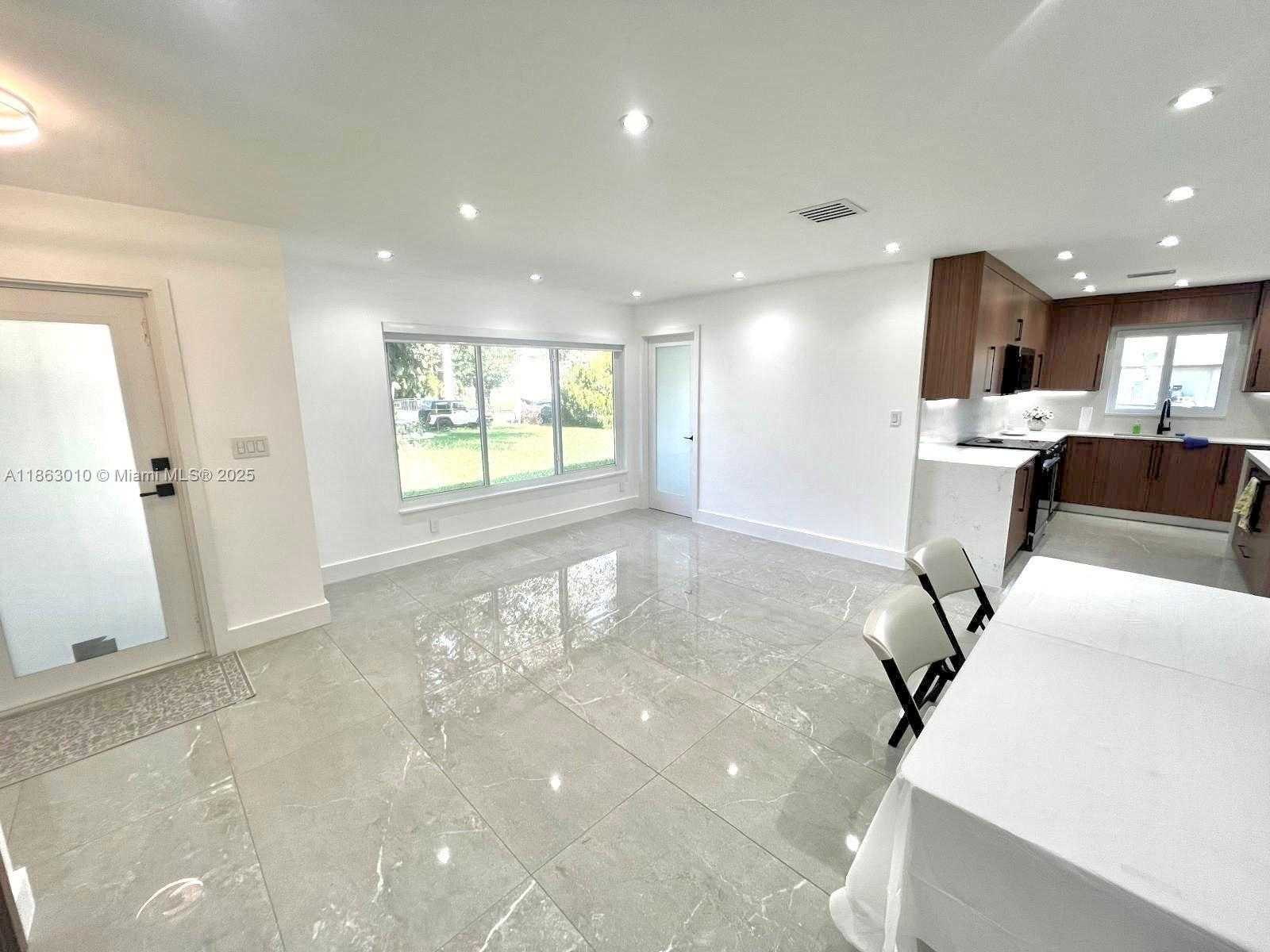 Small Image of 1590 SOUTH WEST 139TH AVE, Davie Number 3