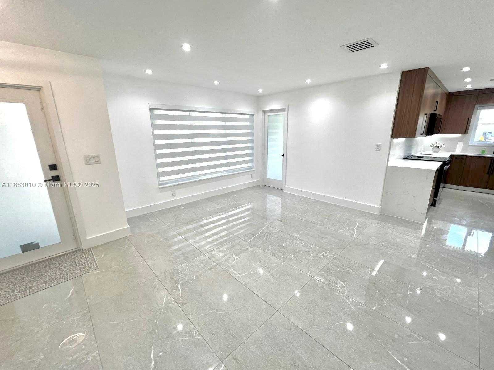 Small Image of 1590 SOUTH WEST 139TH AVE, Davie Number 4