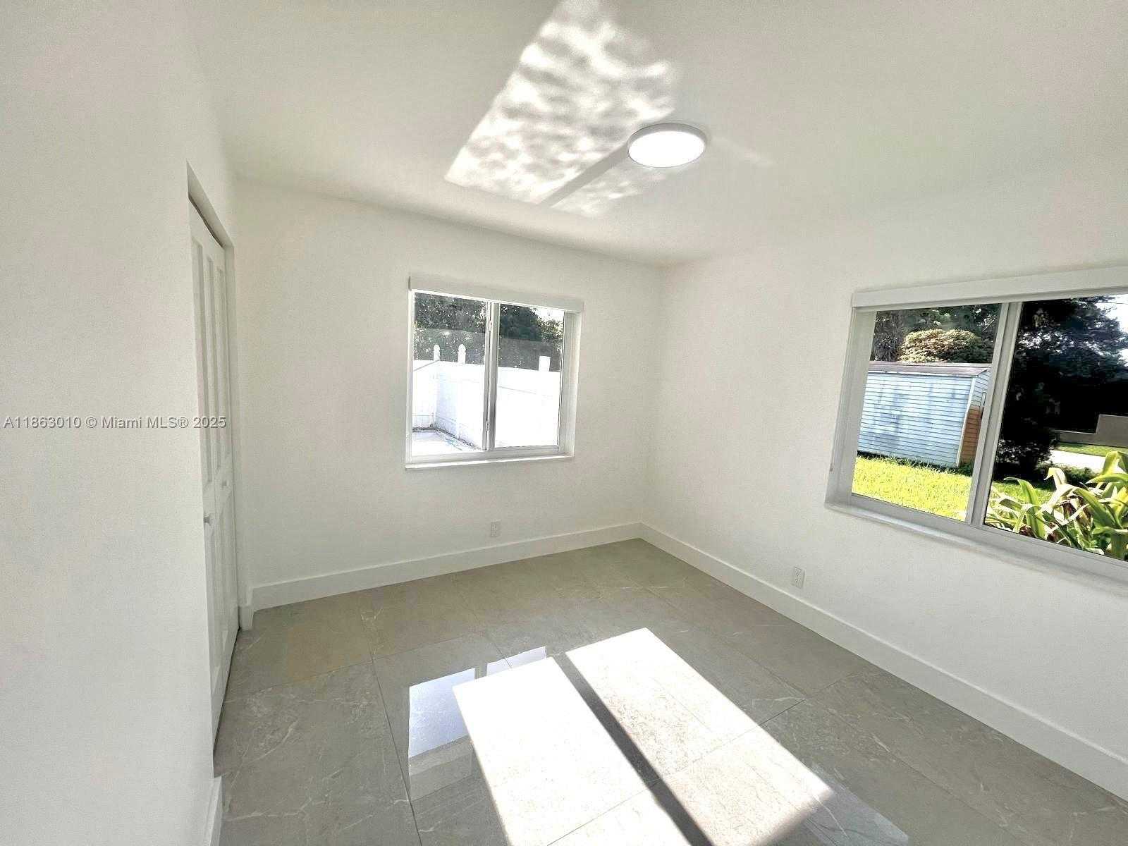 Small Image of 1590 SOUTH WEST 139TH AVE, Davie Number 9