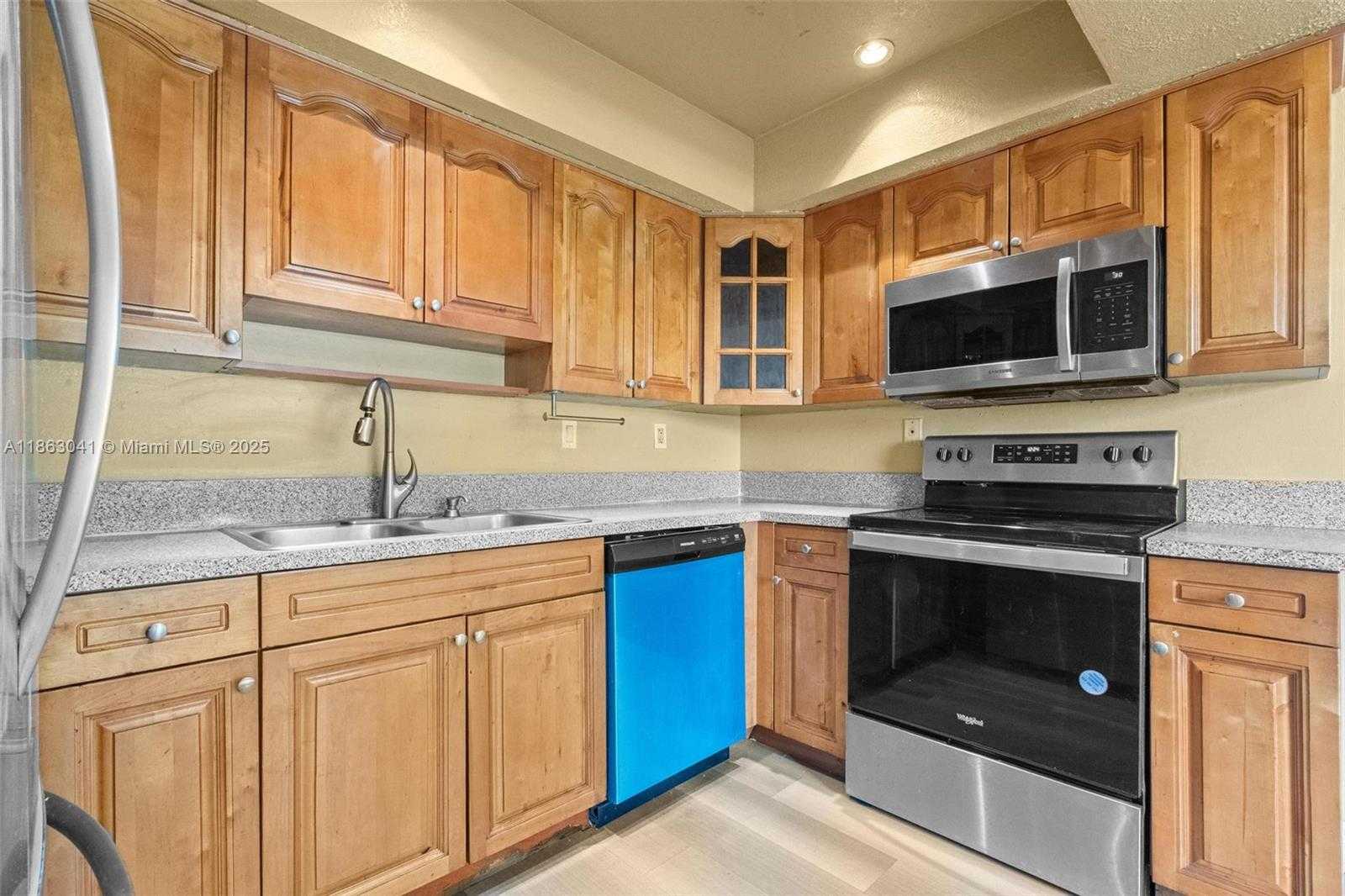 Small Image of 7217 SOUTH WEST 3RD CT, North Lauderdale Number 6