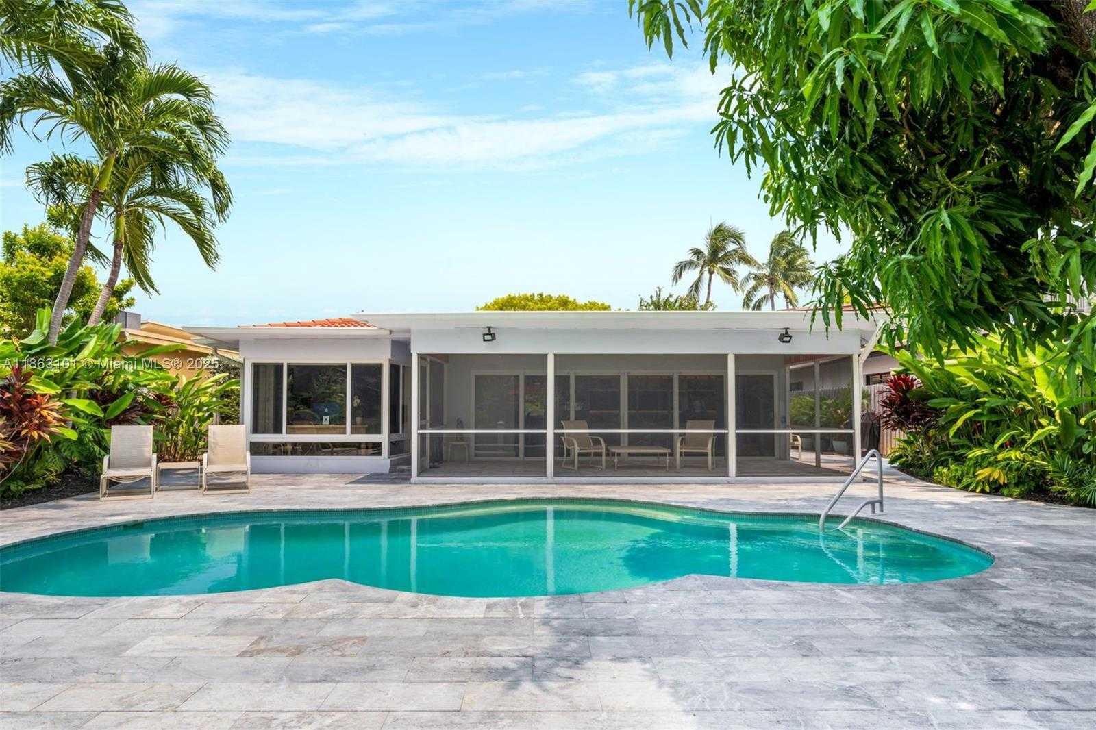 Small Image of 1410 CLEVELAND RD, Miami Beach Number 25