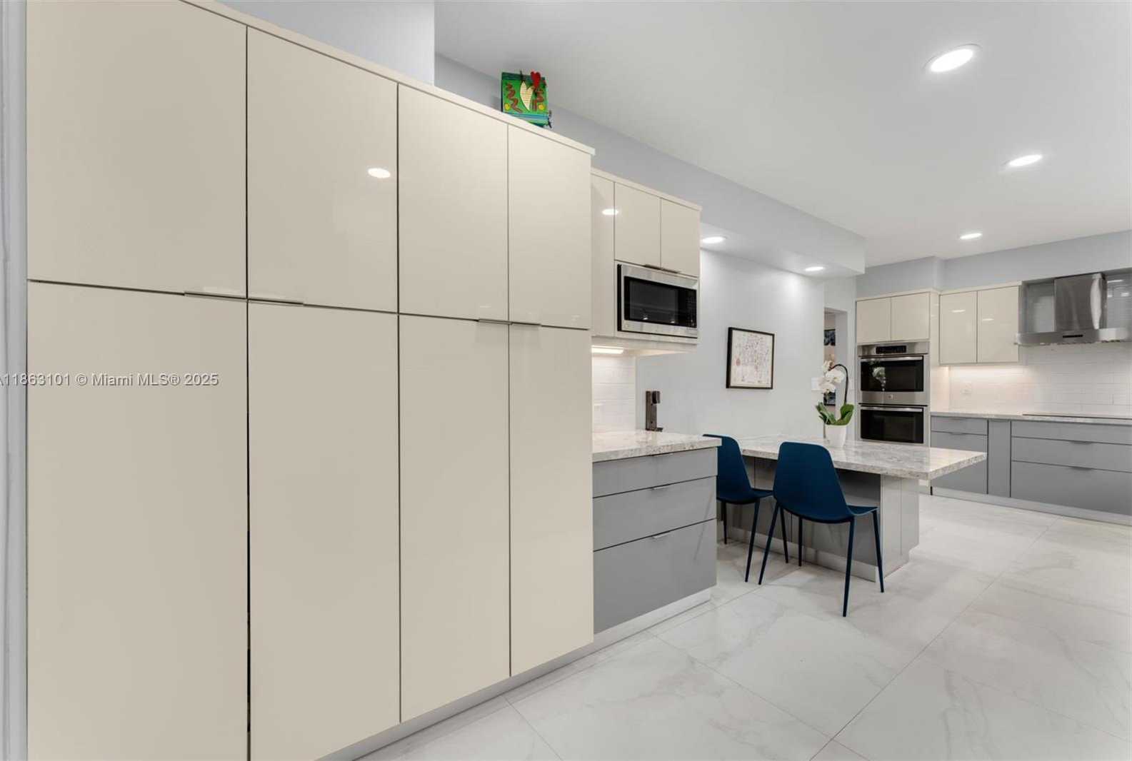 Small Image of 1410 CLEVELAND RD, Miami Beach Number 6